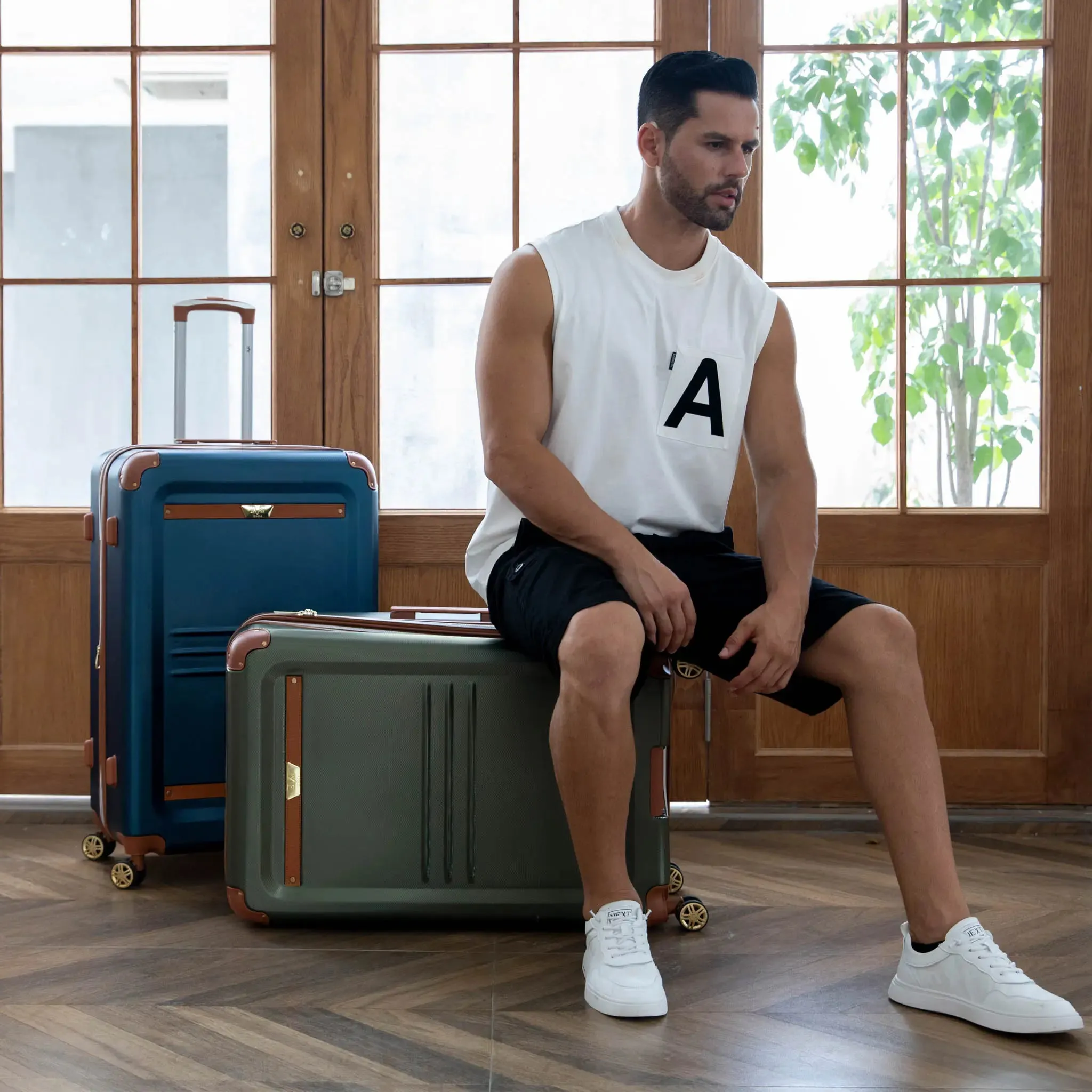 Vintage 3 Piece Expandable Retro Luggage Set - Image 10
