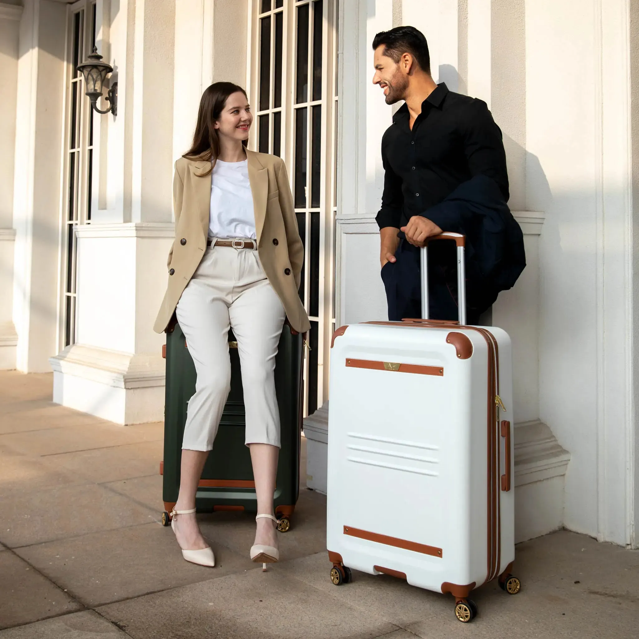 Vintage 3 Piece Expandable Retro Luggage Set - Image 12