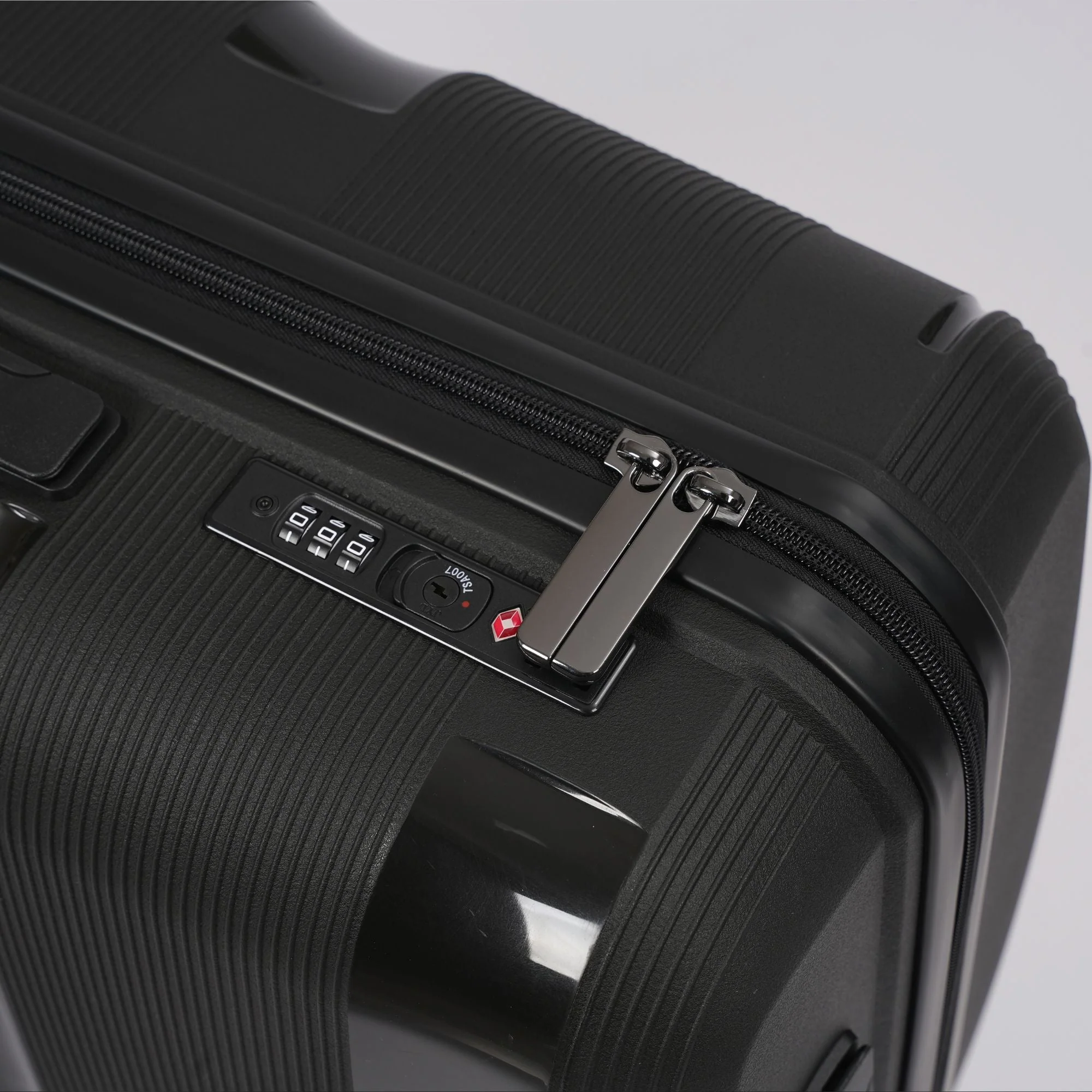 28-inch Black Hardcase Roller Luggage with 360° Wheels & TSA Lock - Image 4