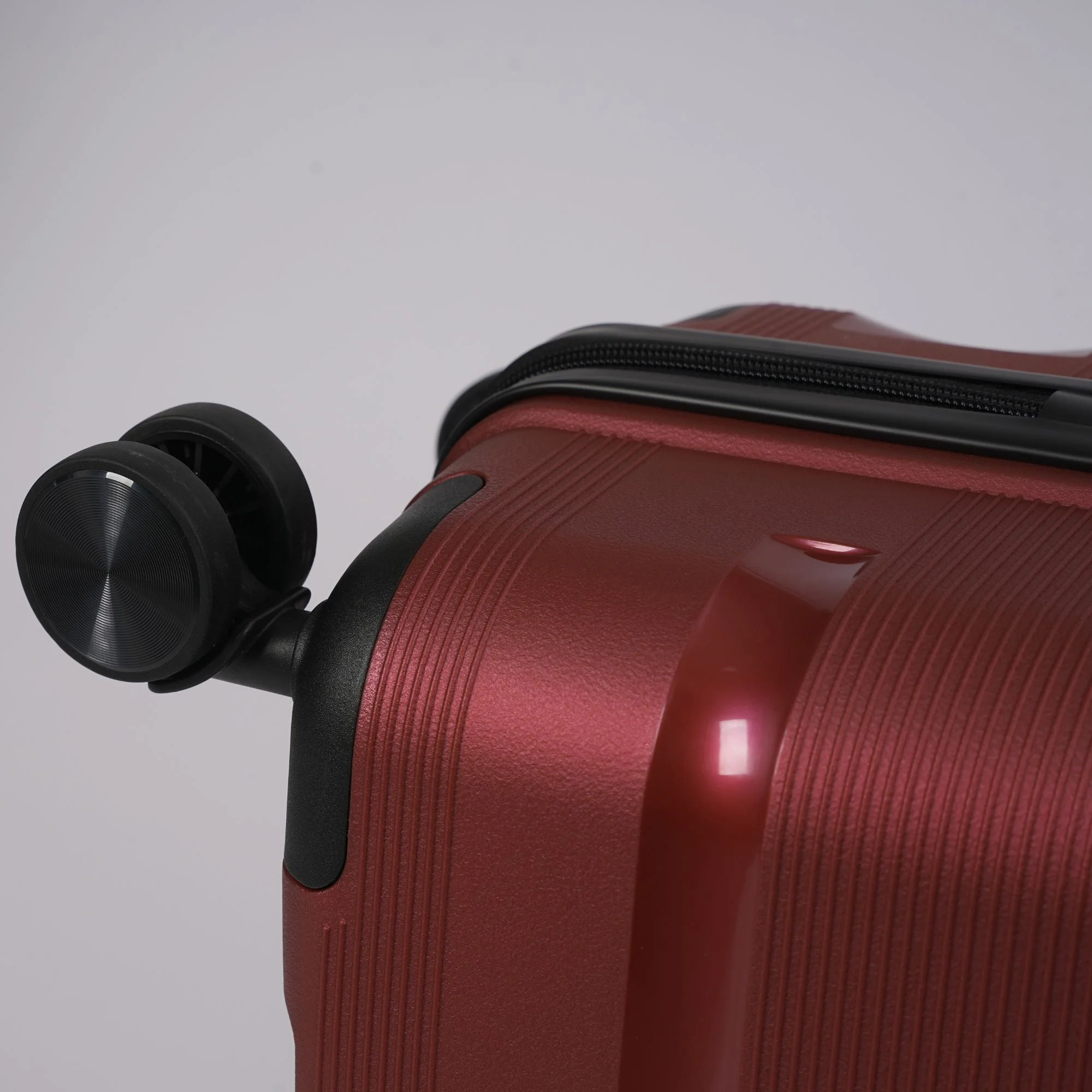 28-inch Red Hardcase Roller Luggage with 360° Wheels & TSA Lock - Image 5