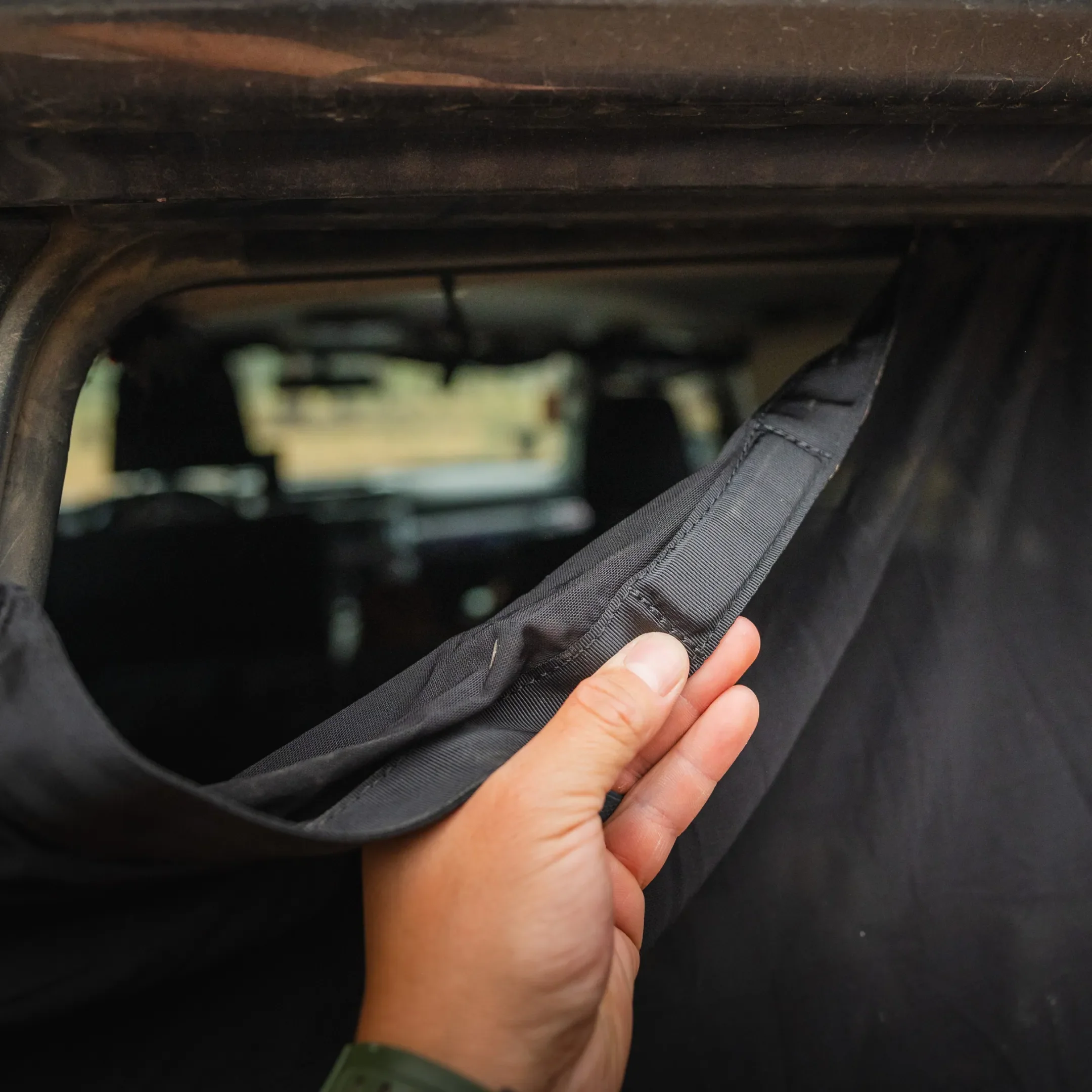 4Runner Trunk Window Screen - Image 2