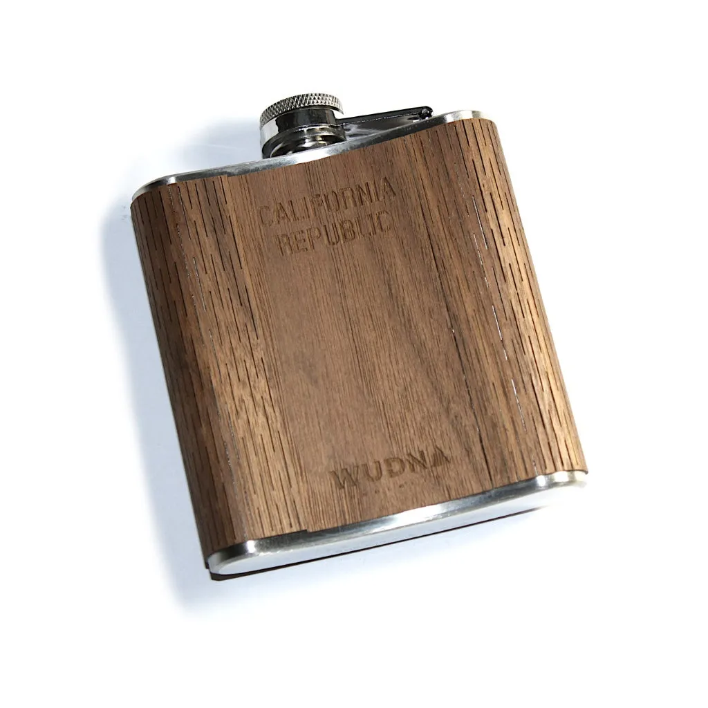 6 oz Wooden Hip Flask (California Republic in Black Walnut & Carmalized Bamboo) - Image 2