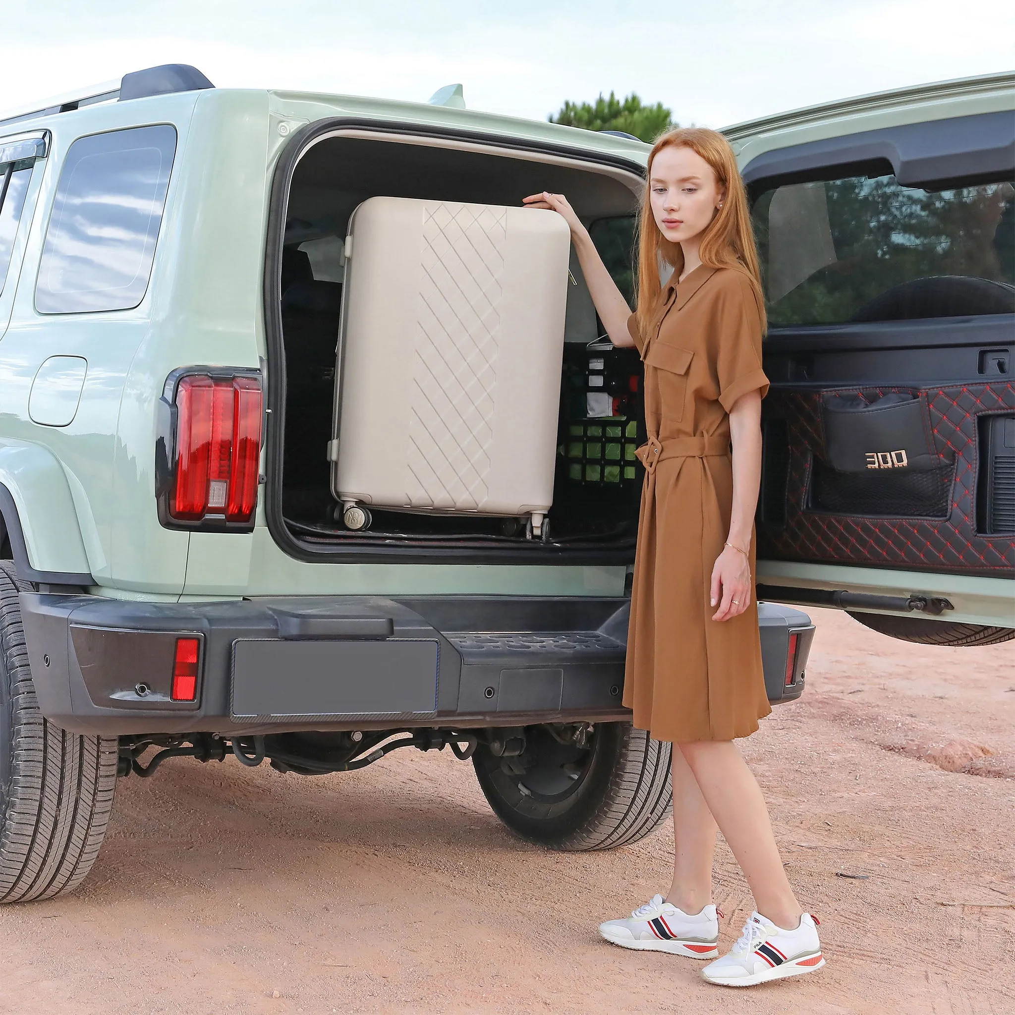 Diamond 3 Piece Expandable Chic Luggage Set - Image 12