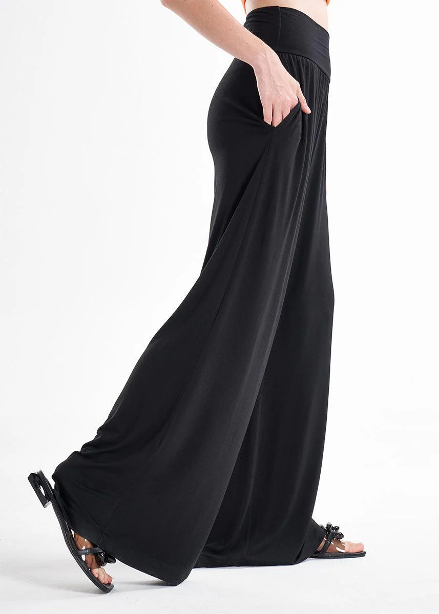 Black Knit 2-Piece Set With An Asymmetrical One-Sleeve Blouse And Palazzo Pants - Image 6
