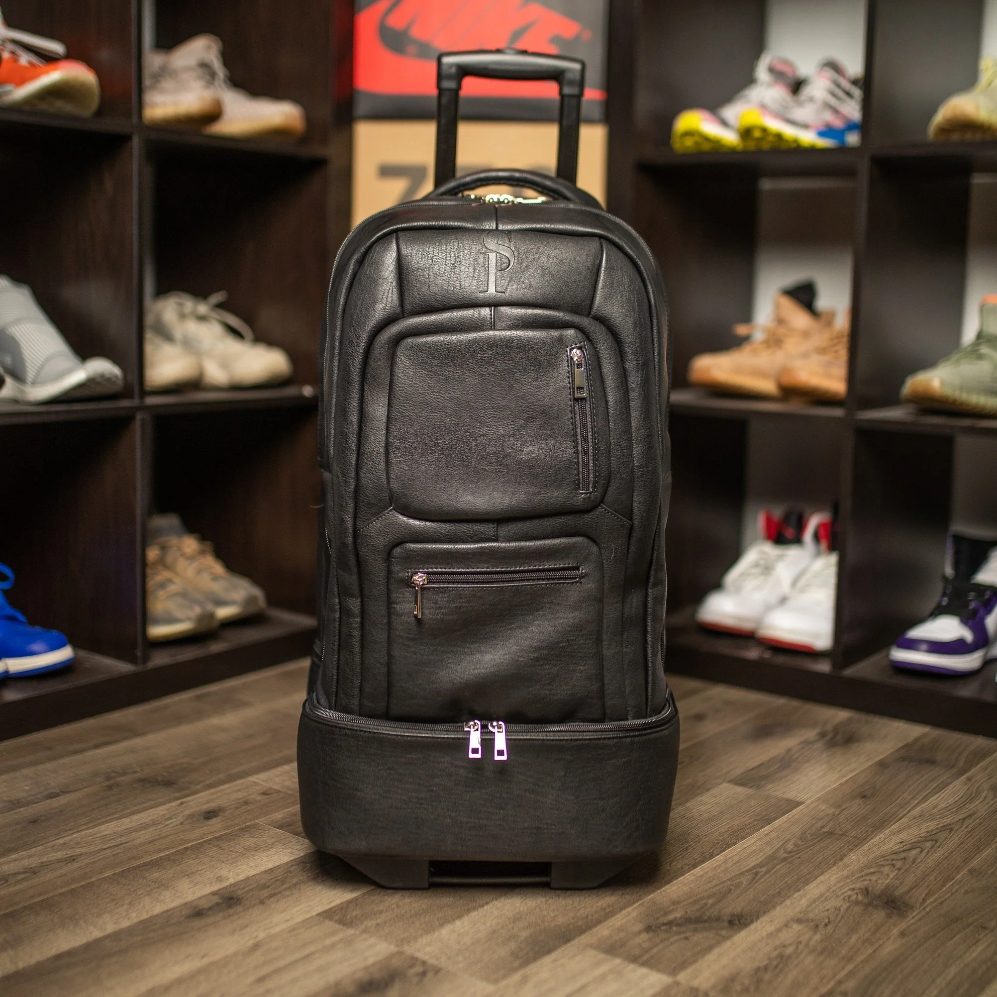 Black Leather Roller Bag Set - Image 5