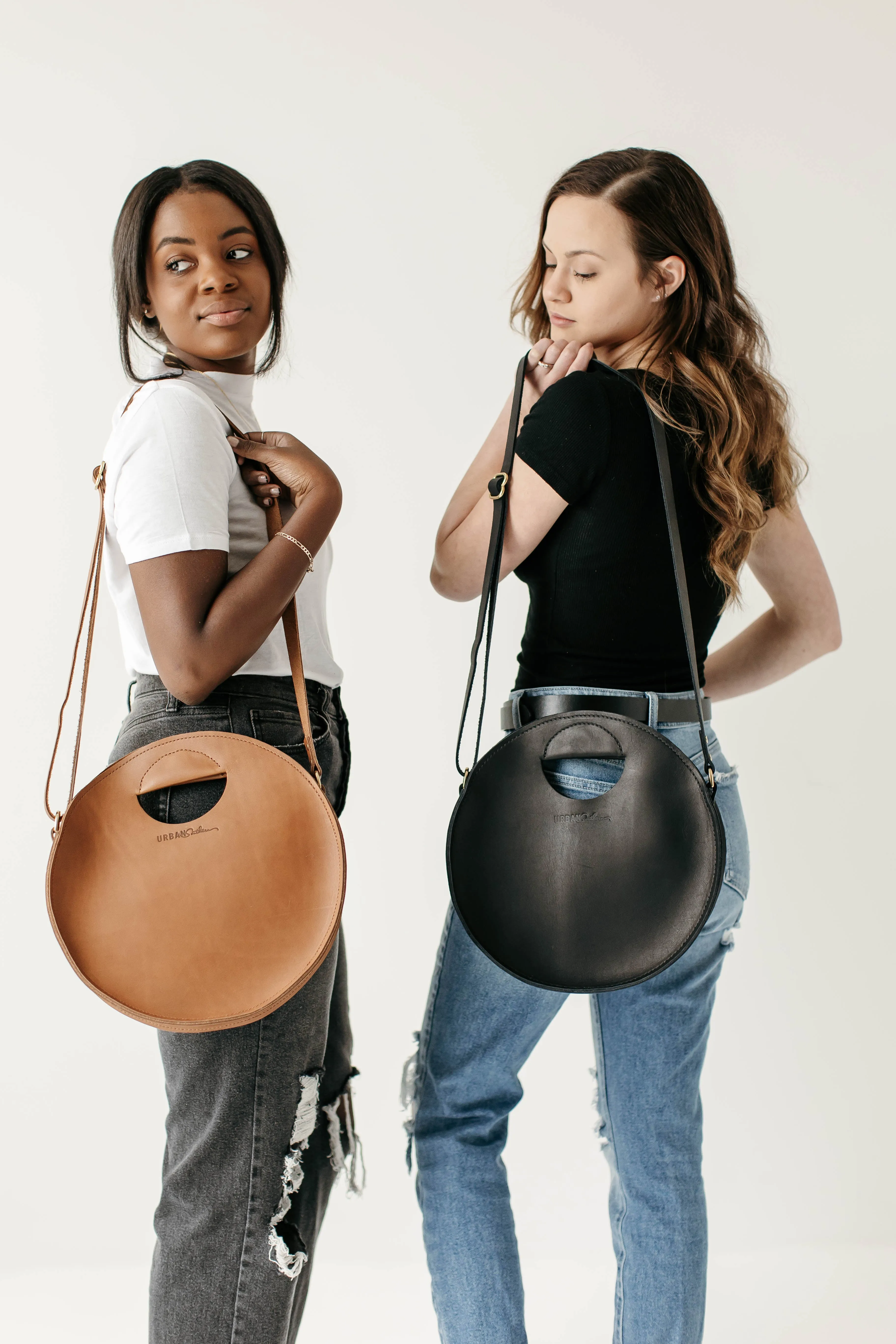 Britt Circle Crossbody Bag - Image 7