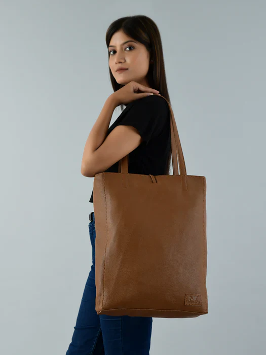 Café Chic Women's Leather Tote Bag - Image 2