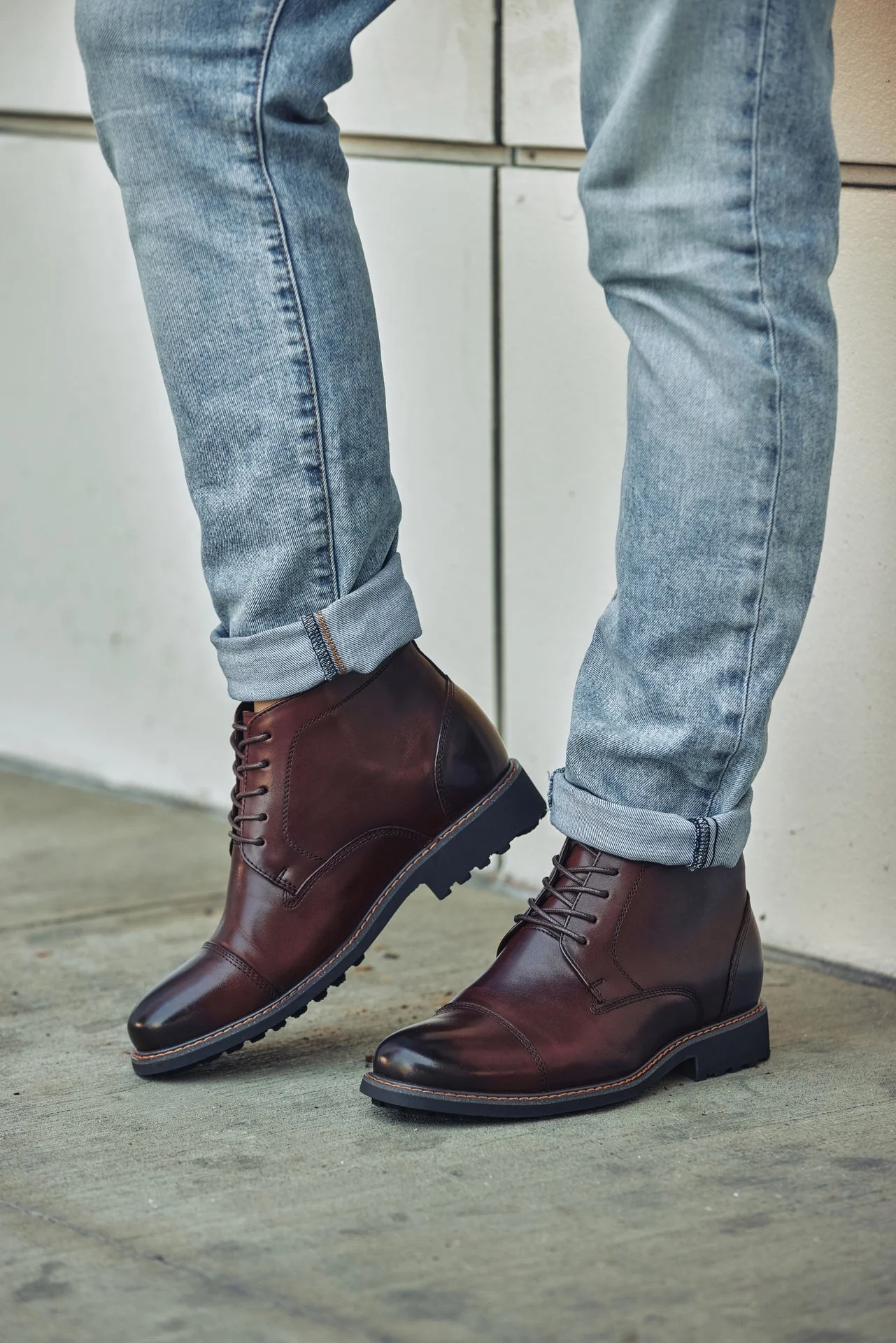 Y41081 - 3.2-Inch Taller Dark Brown Leather Men's Boots - Image 9