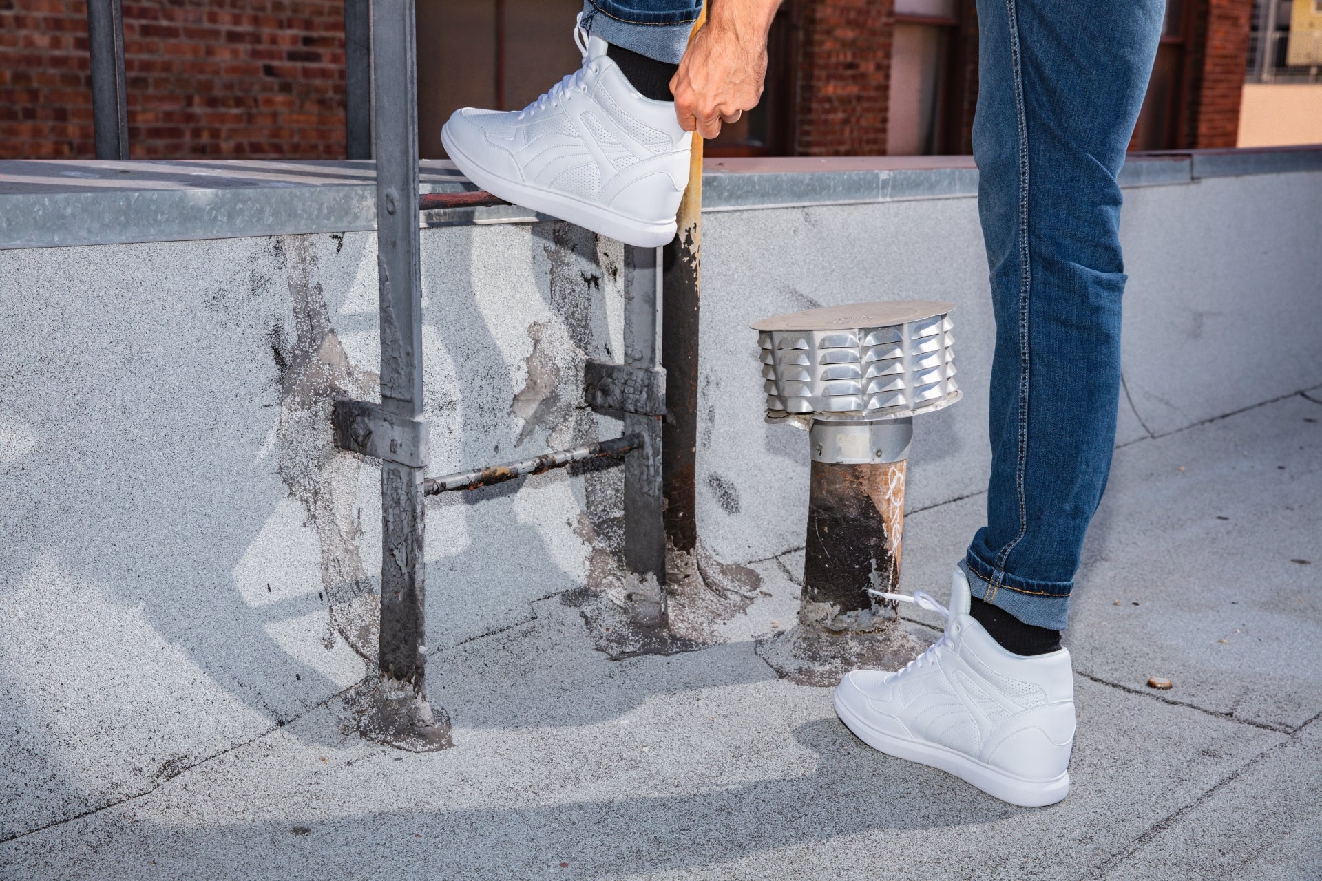 H71904 - 3.8 Inches Taller (White) - Men's Sneakers - Image 10