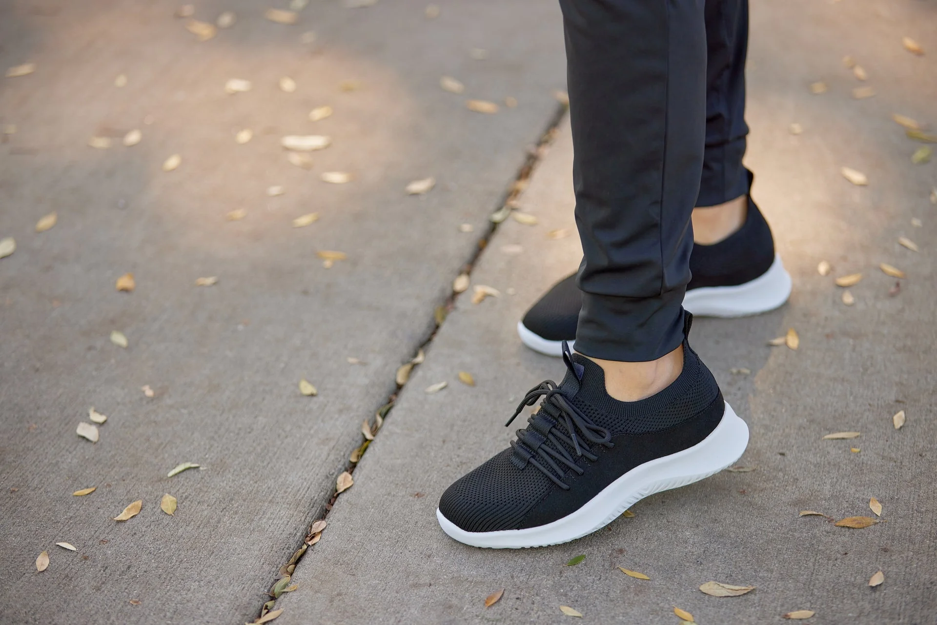 Q132 - 2.4 Inches Taller (Black/White Sole) - Ultra Lightweight Men's Sneakers - Image 10