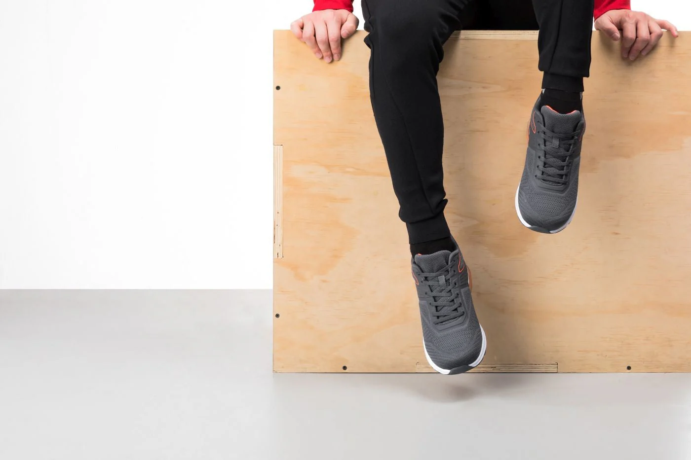 Q232 - 2.4 Inches Taller (Grey/Orange) - Super Lightweight Men's Sneakers - Image 6