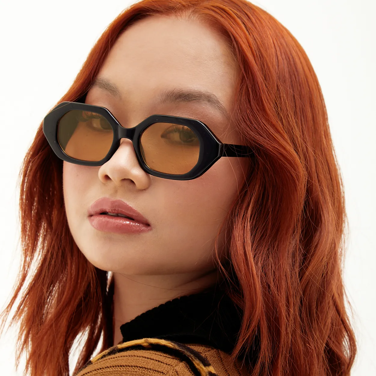 Geometric Unisex Sunglasses - Image 5
