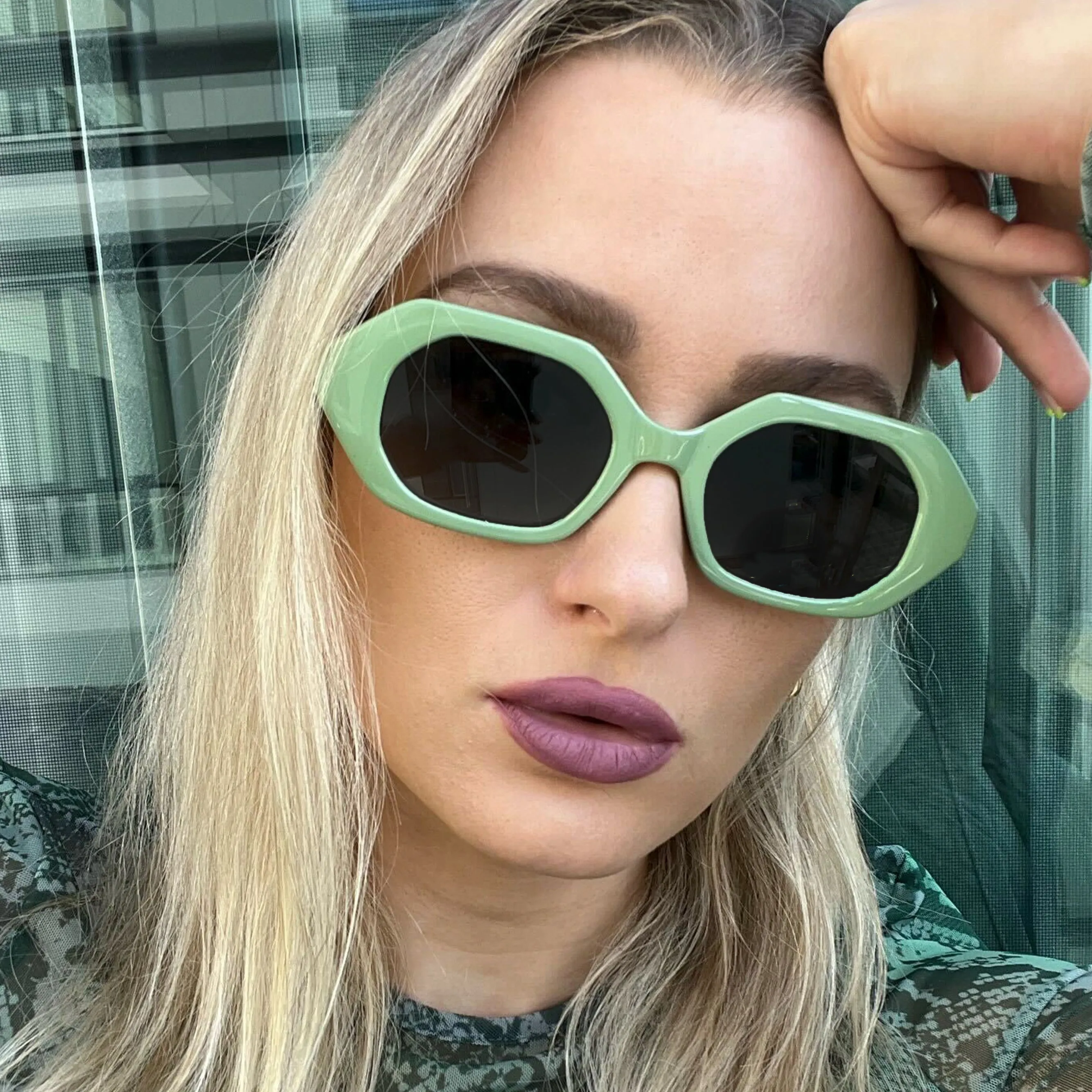 Geometric Unisex Sunglasses - Green - Image 6