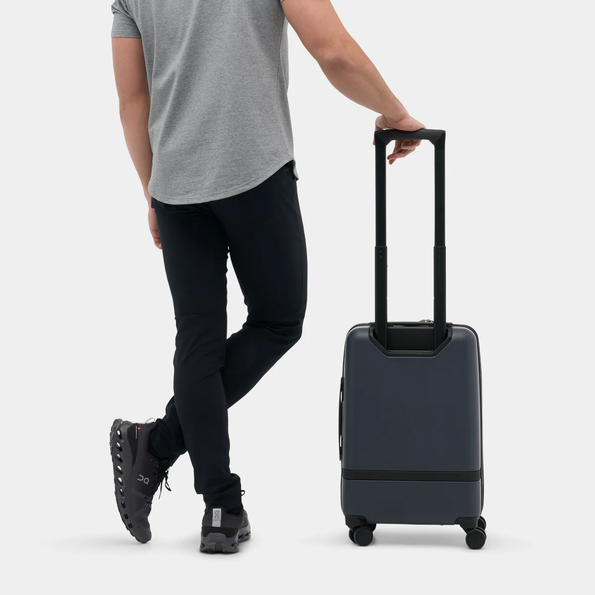 Carry-On Classic Suitcase - Image 9