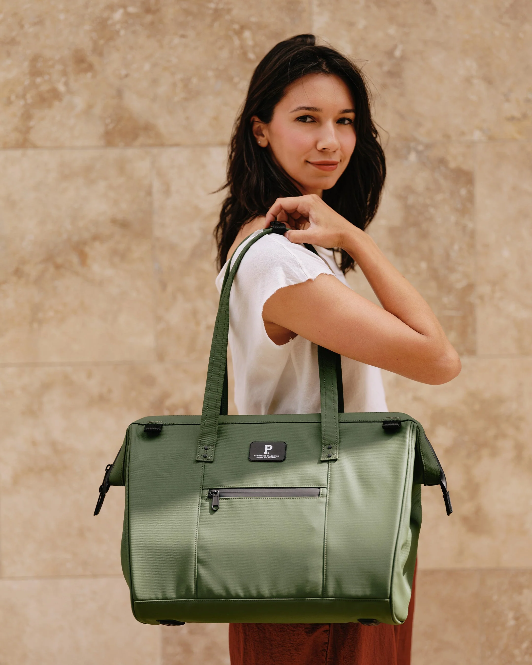 Cascade Tote Stylish Everyday Carry Bag - Image 27