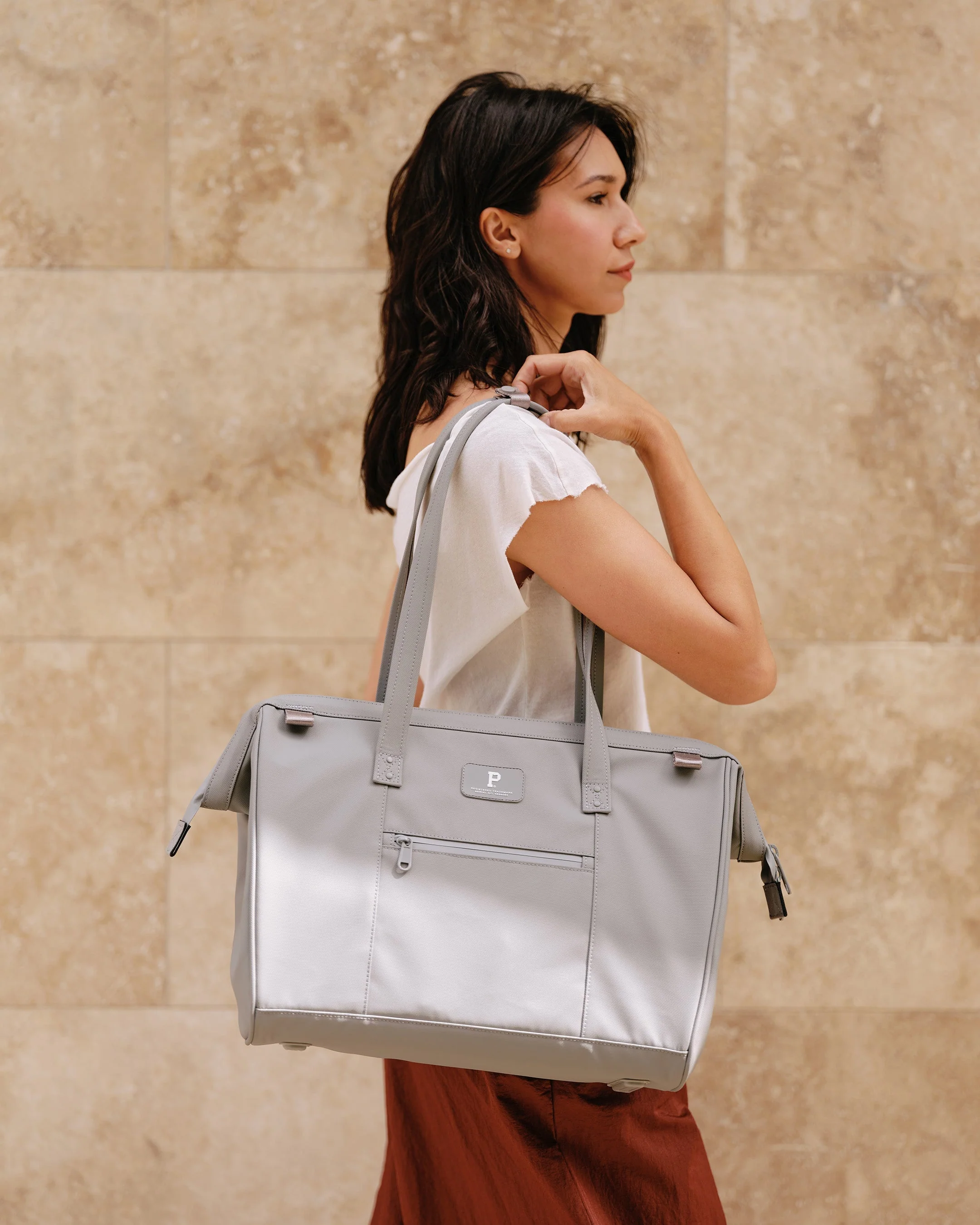 Cascade Tote Stylish Everyday Carry Bag - Image 33