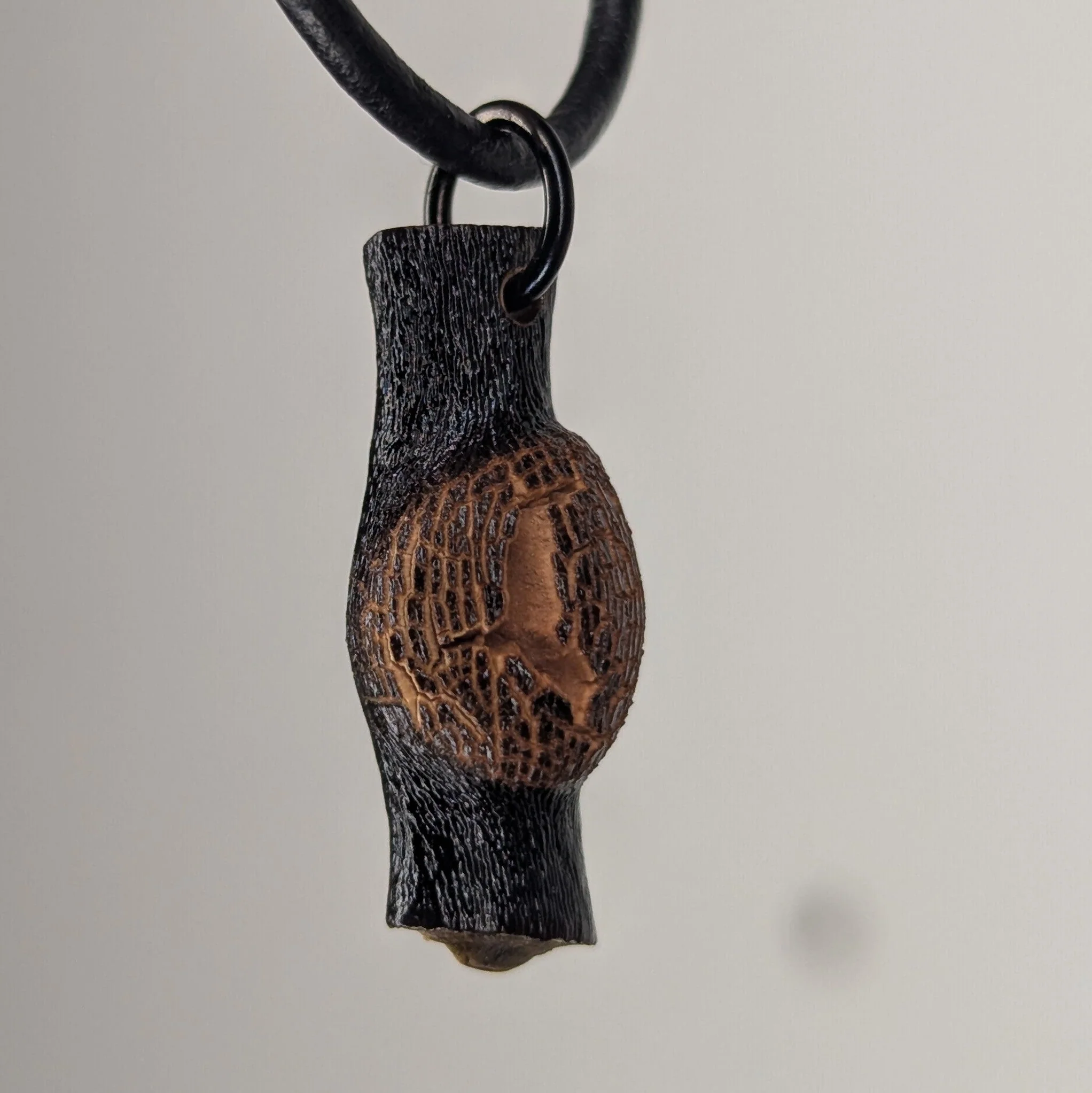 Cladira Pendant Necklace - Image 2