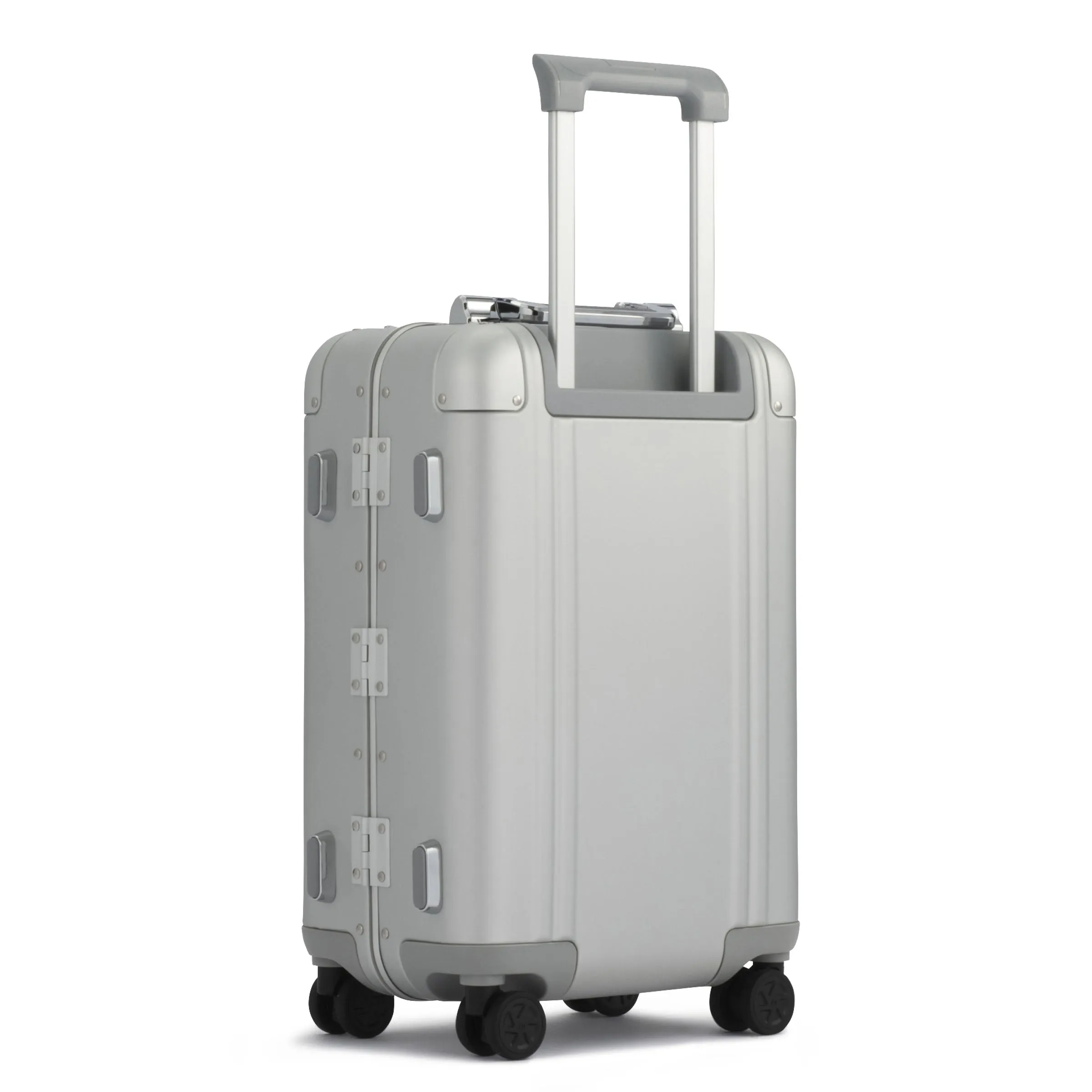 Classic Aluminum 3.0 International Carry-on 33L - Image 3