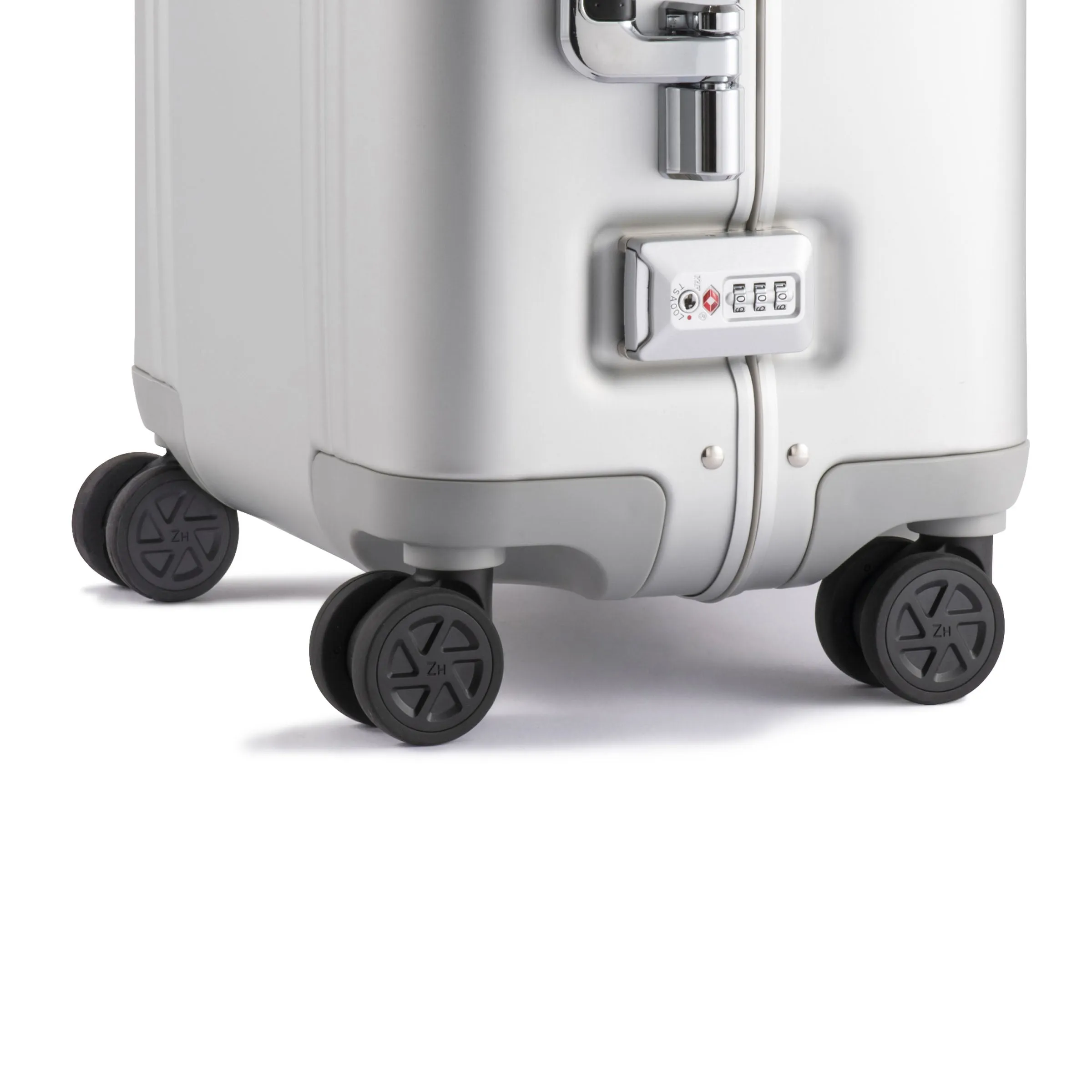 Classic Aluminum 3.0 International Carry-on 33L - Image 5