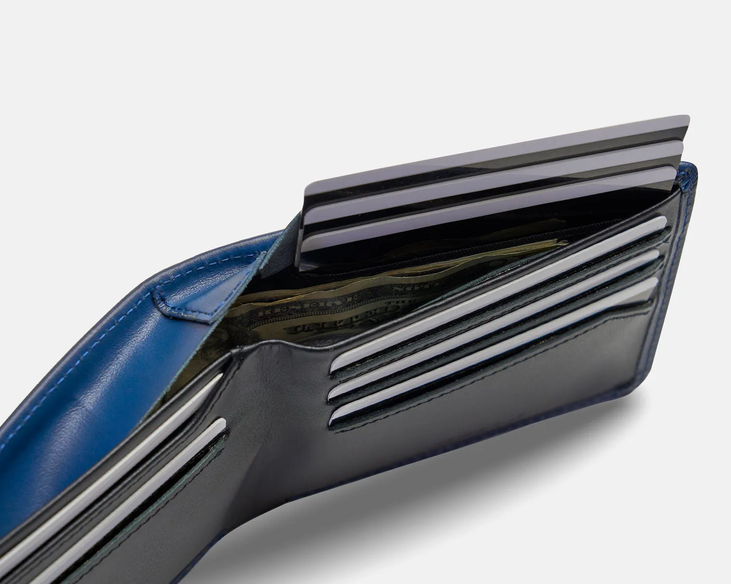 Classic Edition Bifold Men's Wallet - Image 14