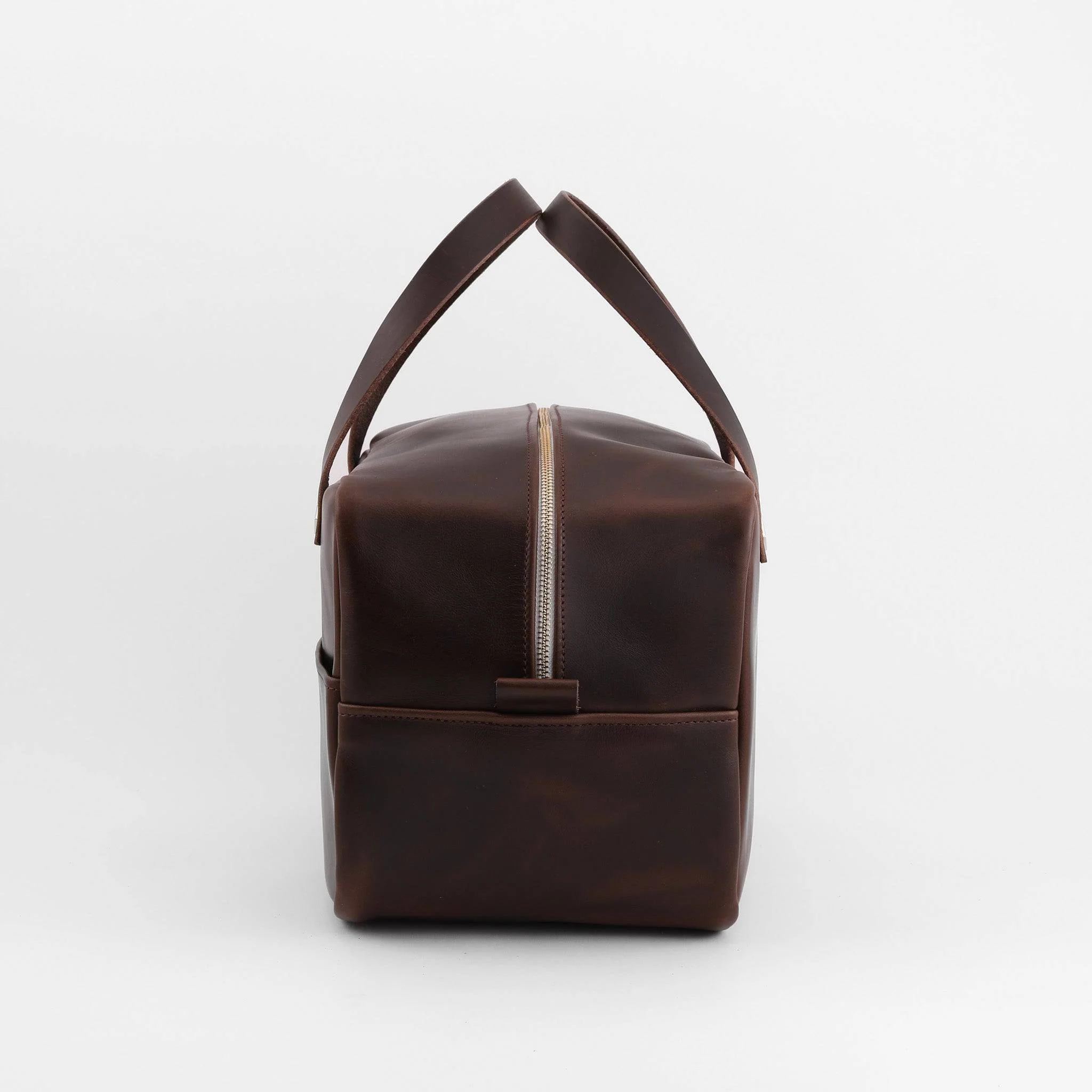 Durable Leather Crash Bag for Travel - Image 6