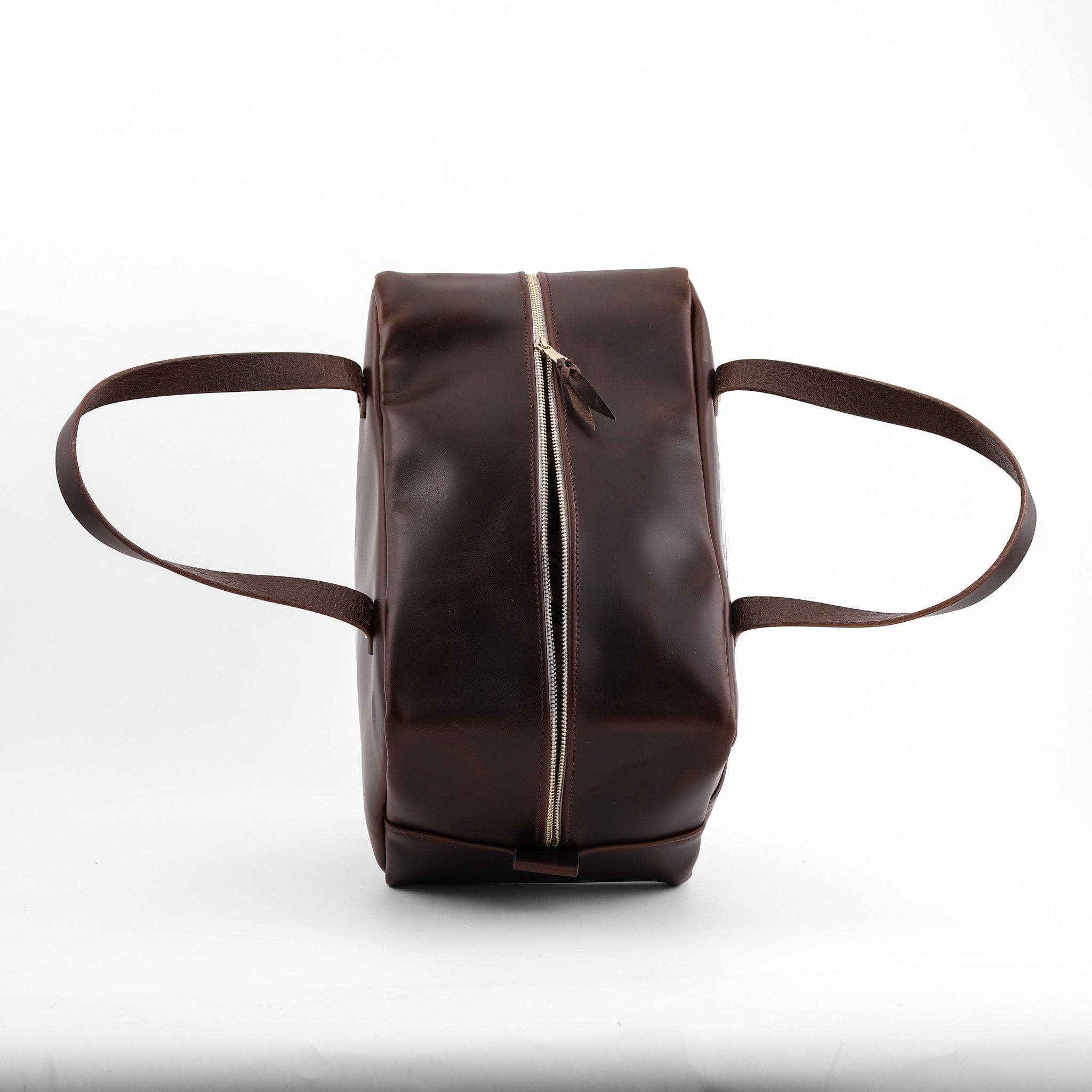 Durable Leather Crash Bag for Travel - Image 9
