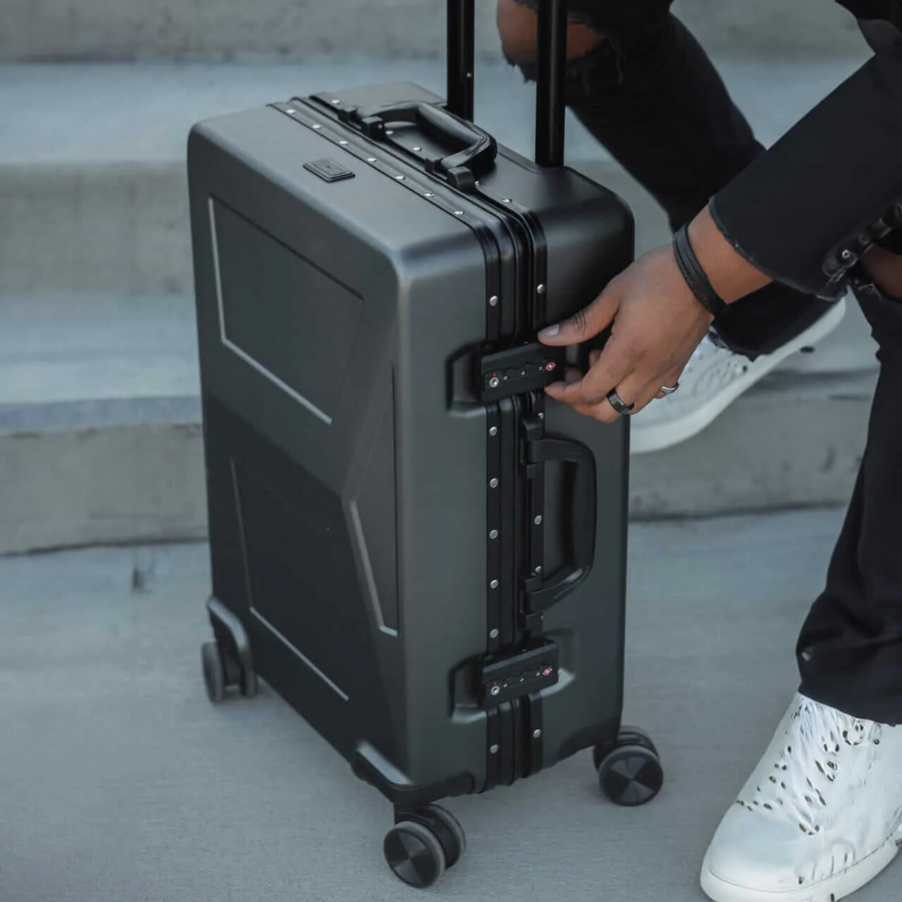Cyber Luggage - Tesla Cybertruck-Inspired Carry-on Suitcase - Image 5