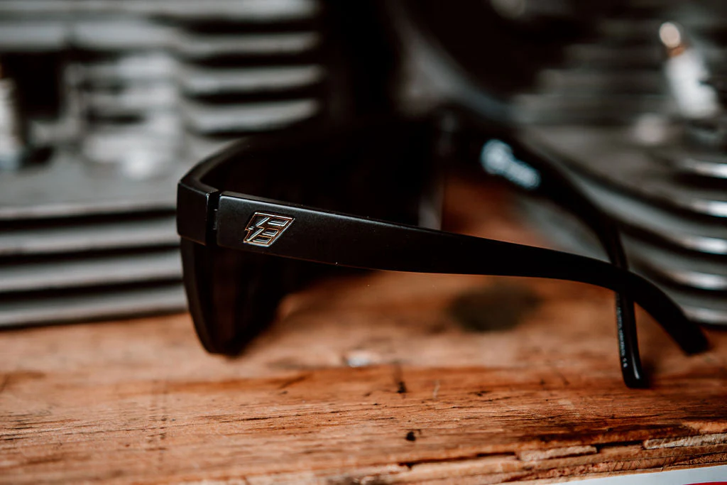 Delta Z87 Matte Black/Smoked Lens Polarized - Image 3