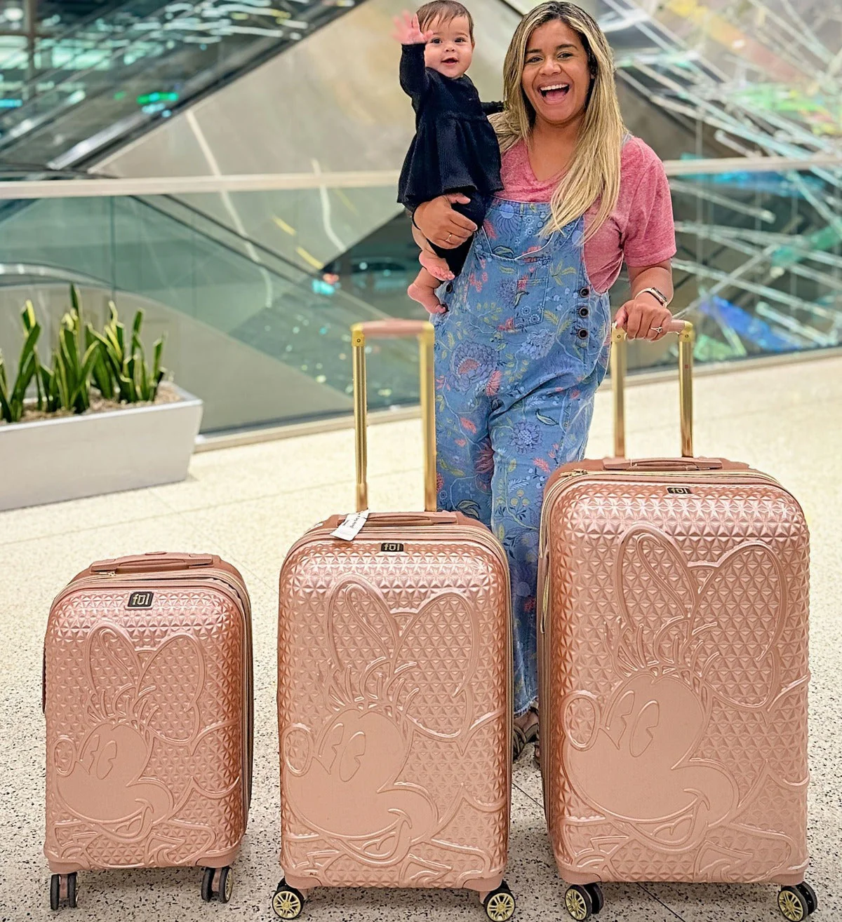 Disney Minnie Mouse FŪL 22.5" Luggage Spinner Rose Gold - Image 2