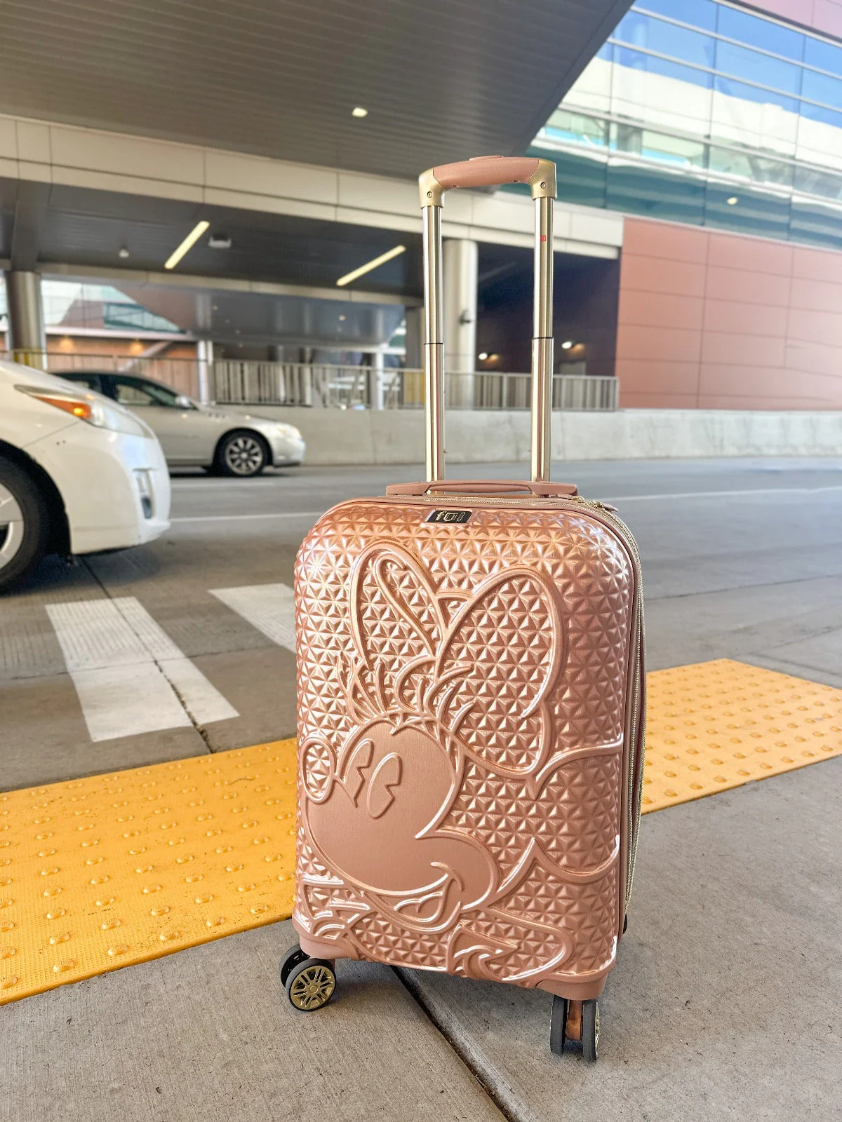 Disney Minnie Mouse FŪL 30" Luggage Spinner Rose Gold - Image 2