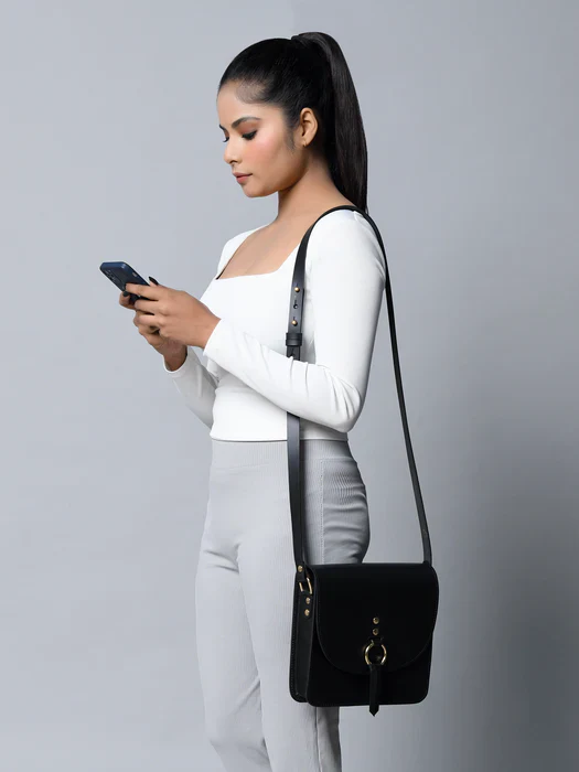 Divine Black Elegance Crossbody Bag - Image 2