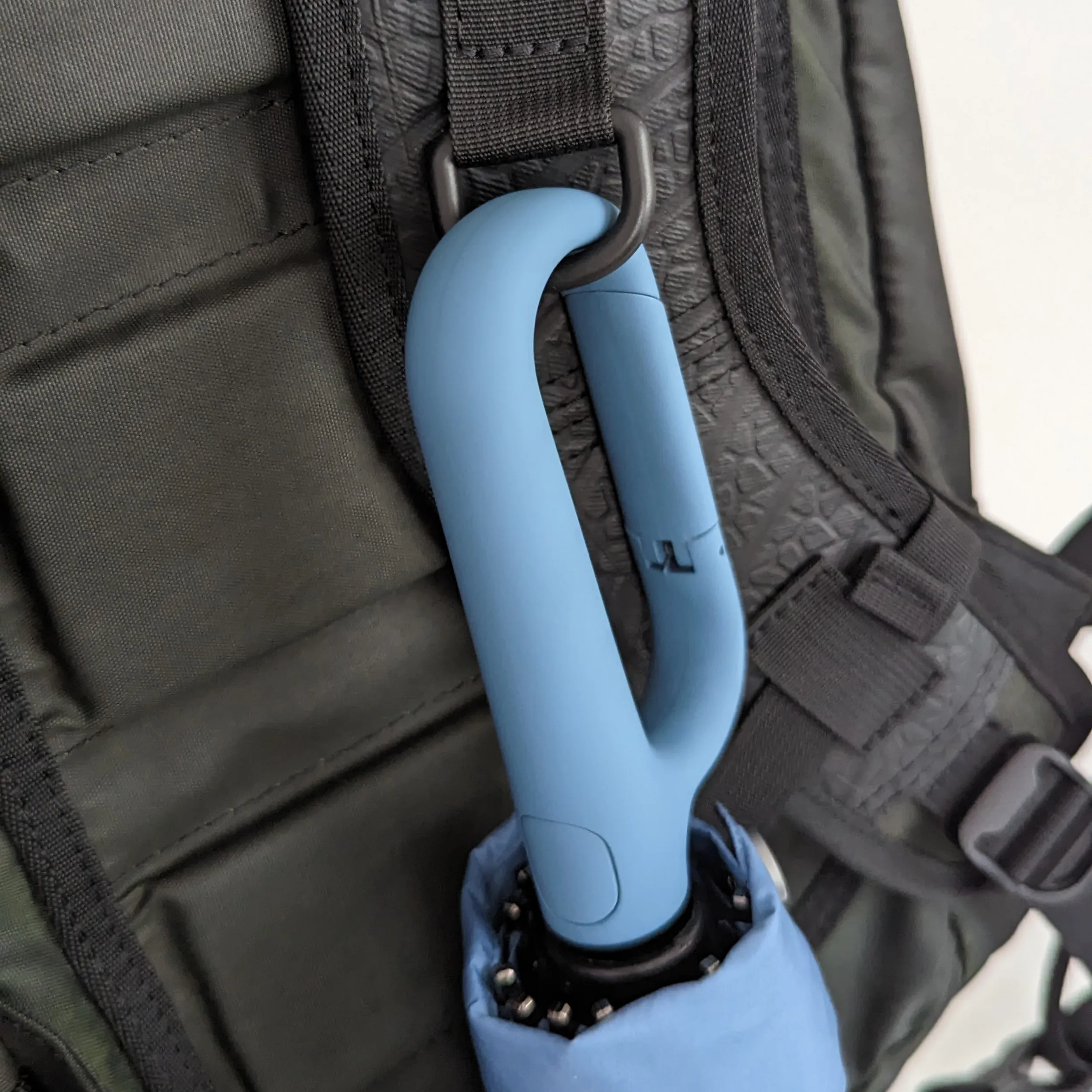 EVERYDAY | Umbrella with Never-Forget Carabiner Handle - Image 24