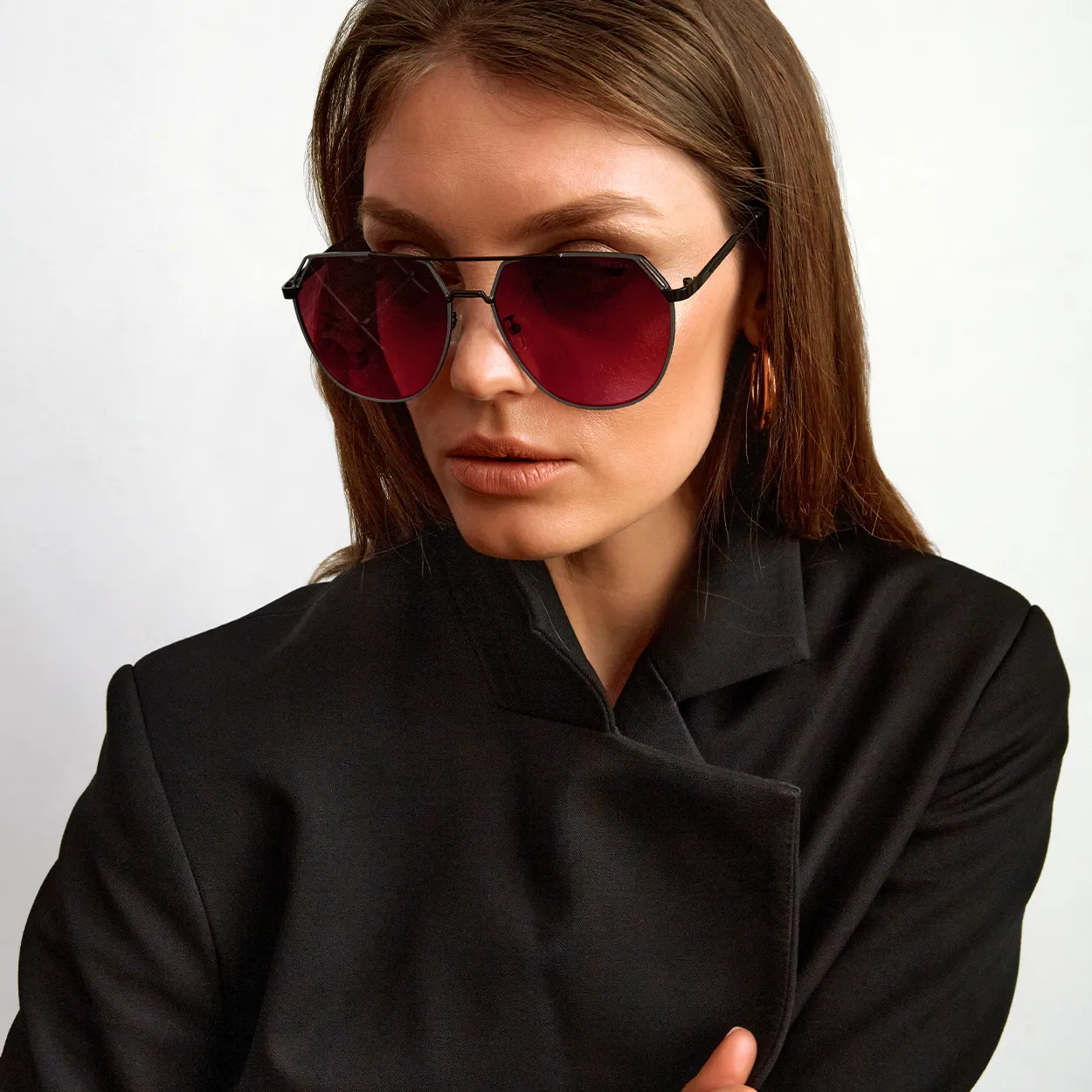 Farrah - Black Frame Ruby Lens Square Aviator Sunglasses - Image 4