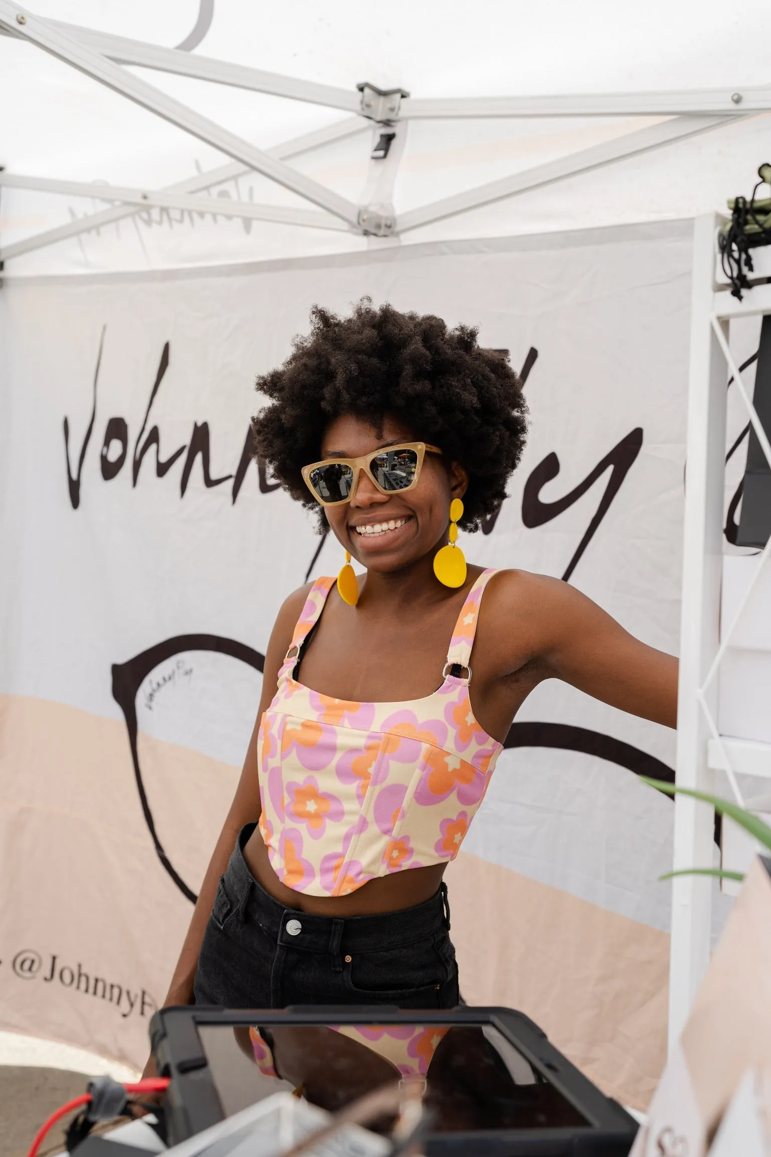 Figure Sunglasses - Image 38