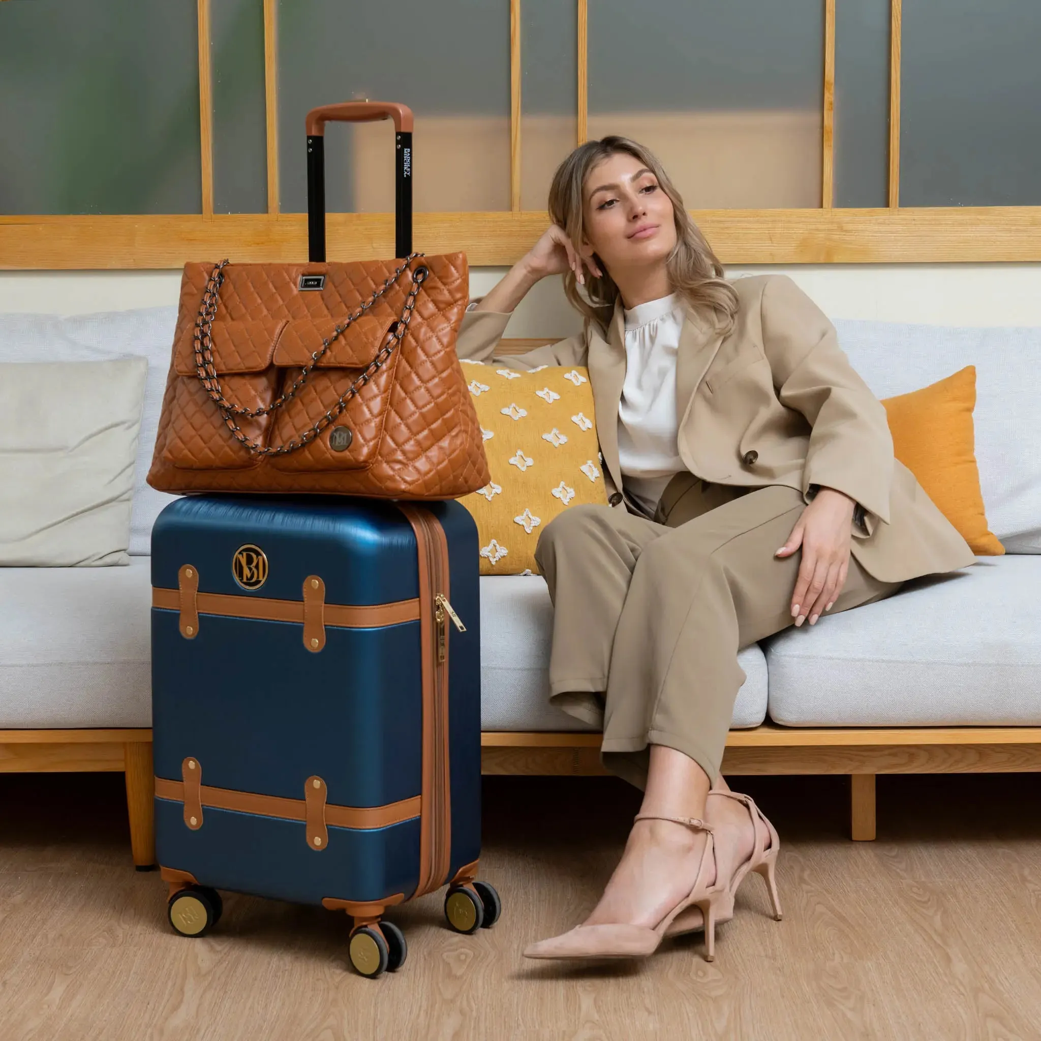 Grace Expandable 25" Medium Checked Retro Suitcase - Image 18