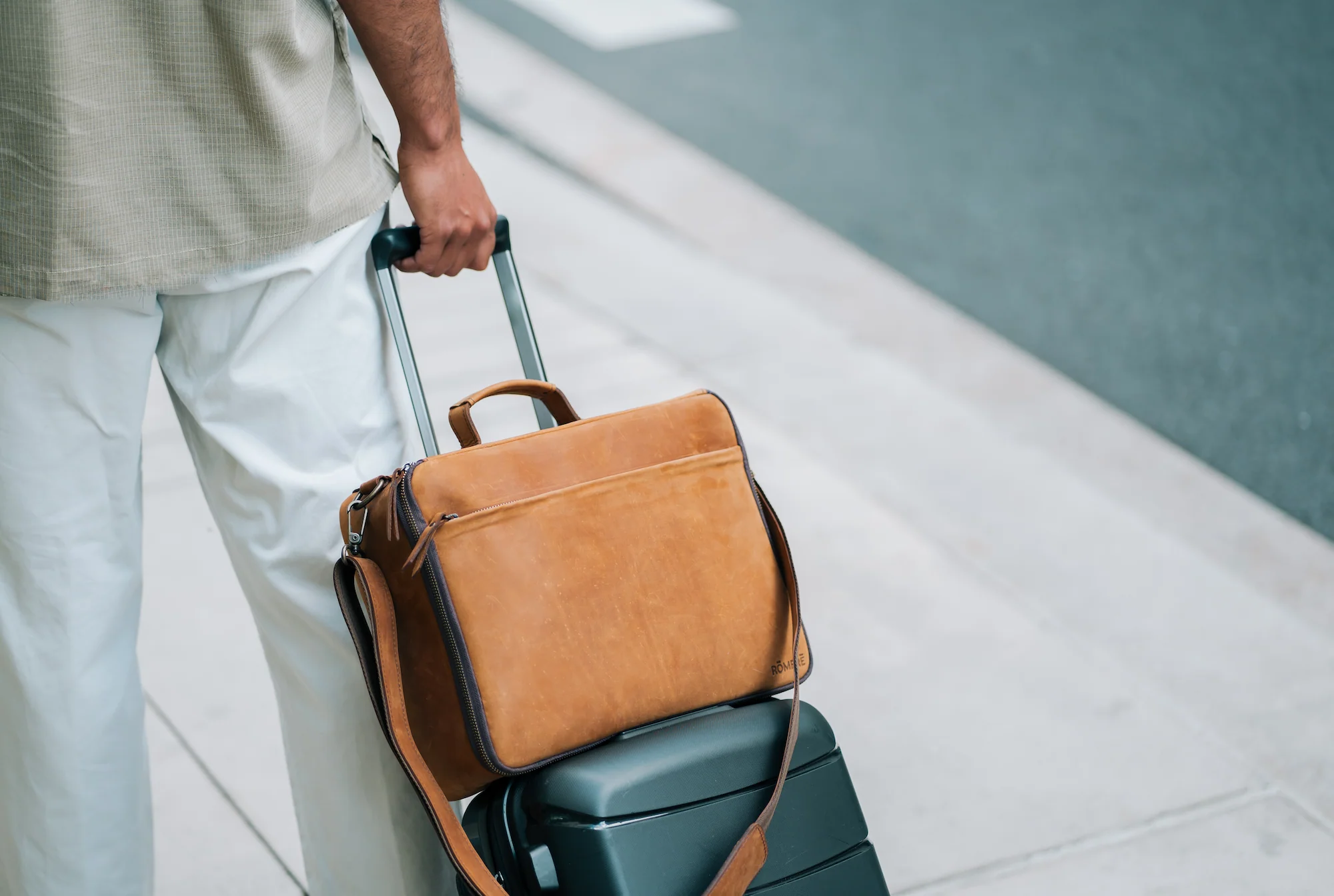 Hilo Camera Travel Bag - Image 2