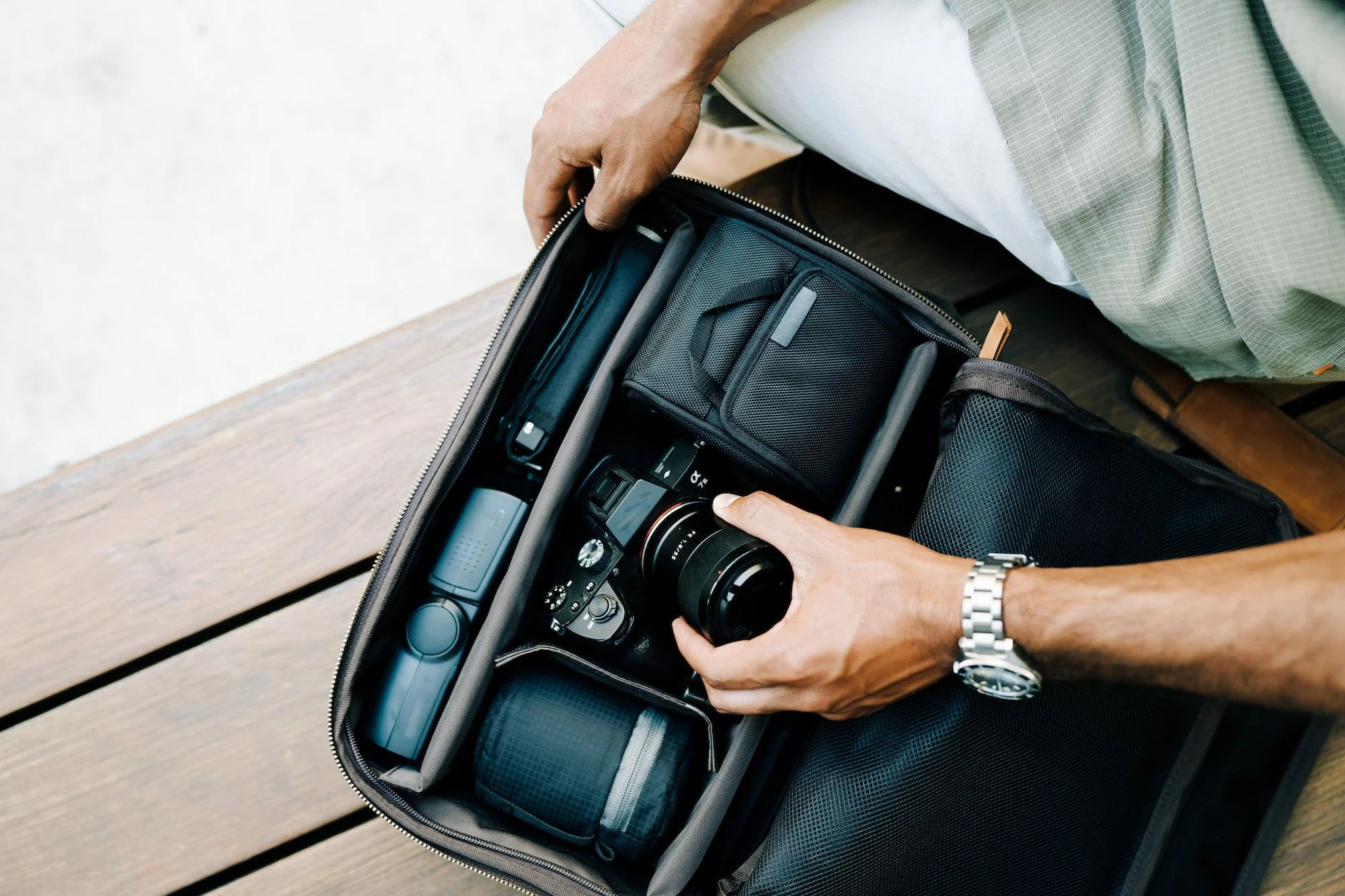 Hilo Camera Travel Bag - Image 4
