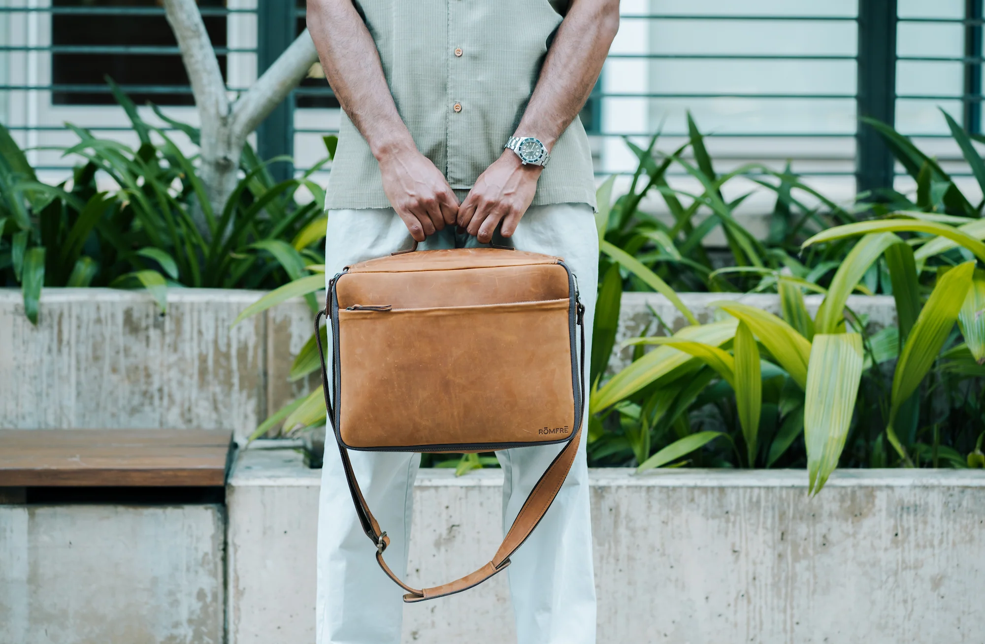 Hilo Camera Travel Bag - Image 6