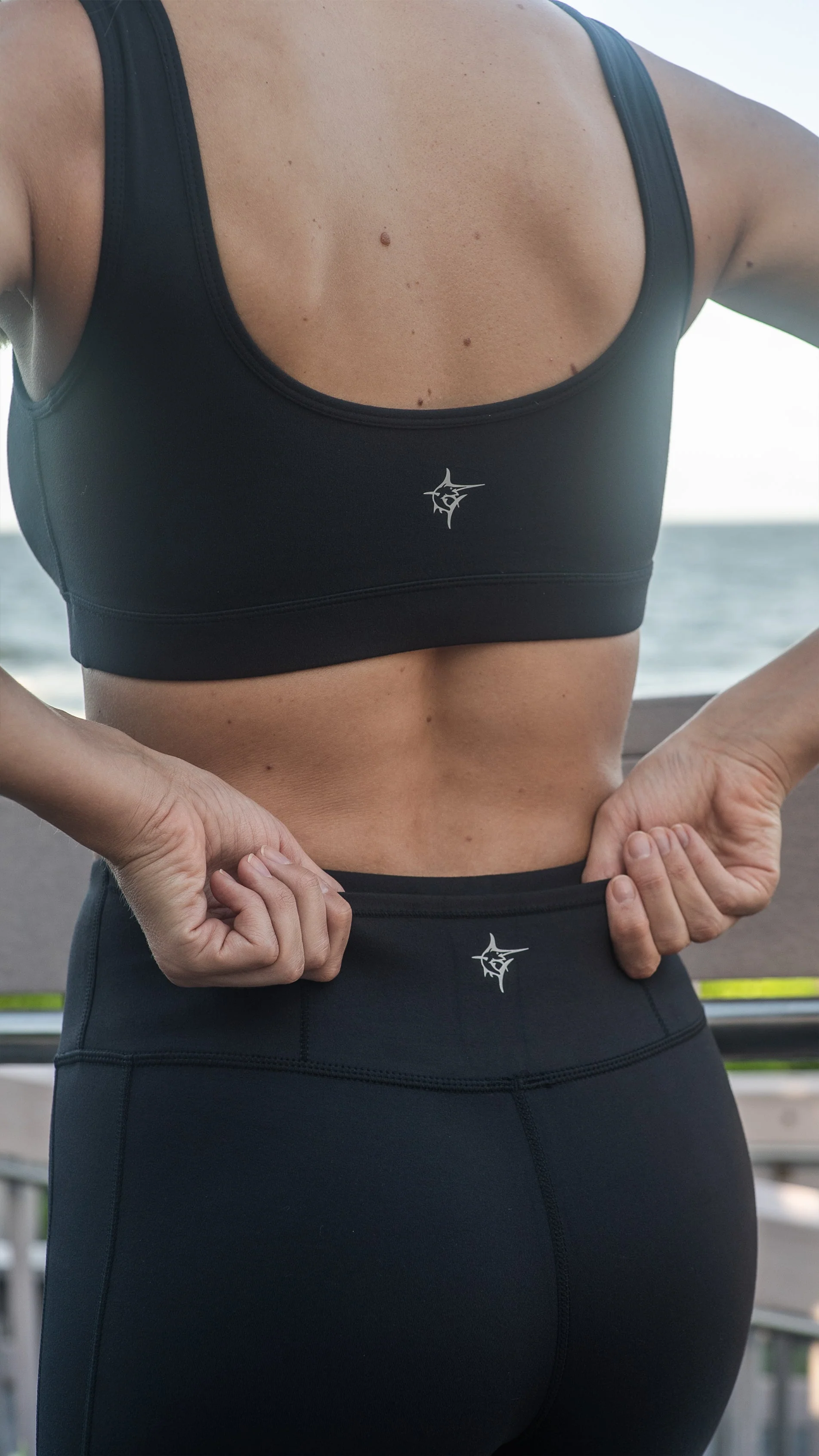 HydroFlex Cut Out Leggings - Image 8