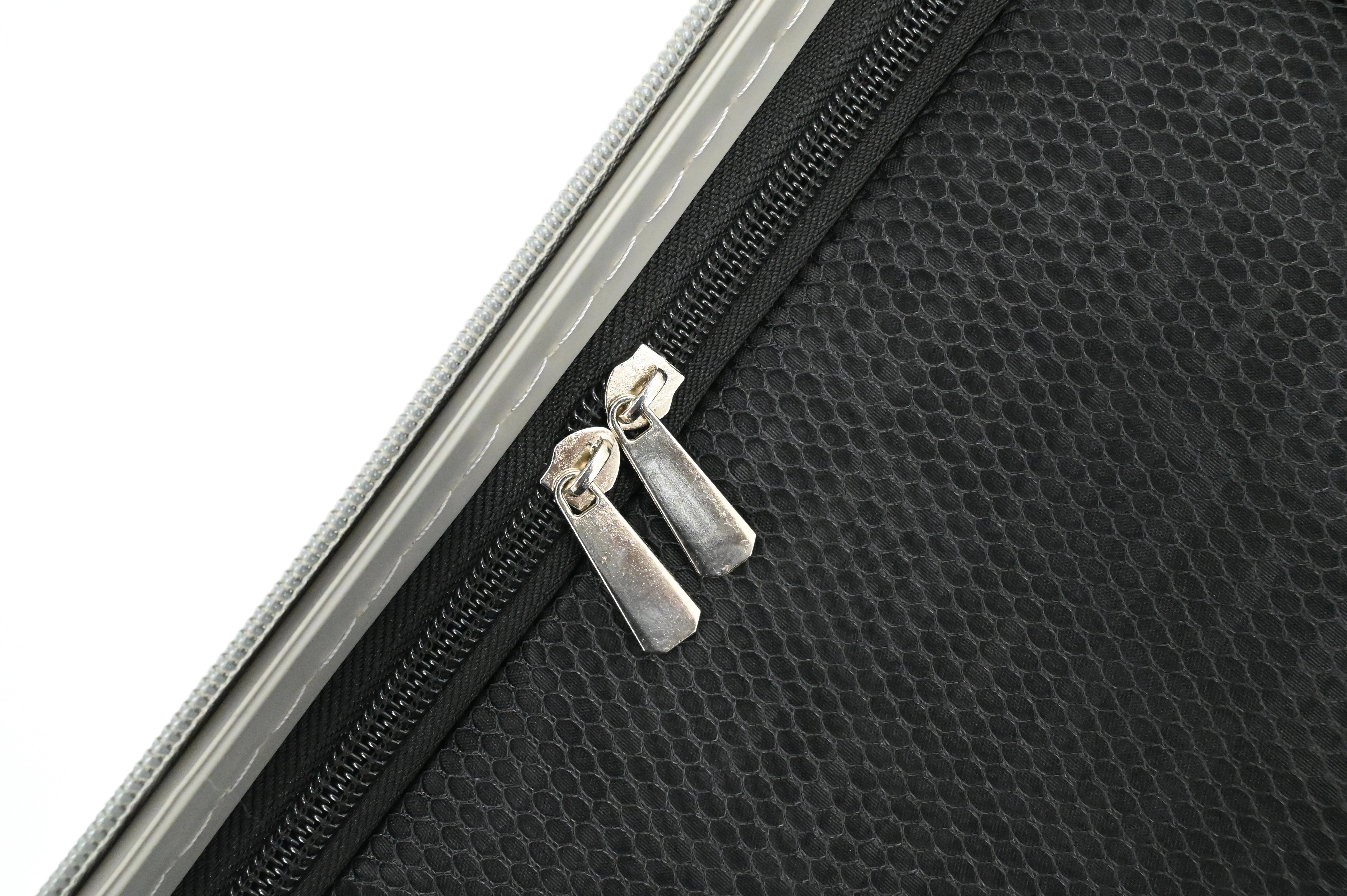 AERO Expandable 3-Piece Spinner Luggage Set - Image 82