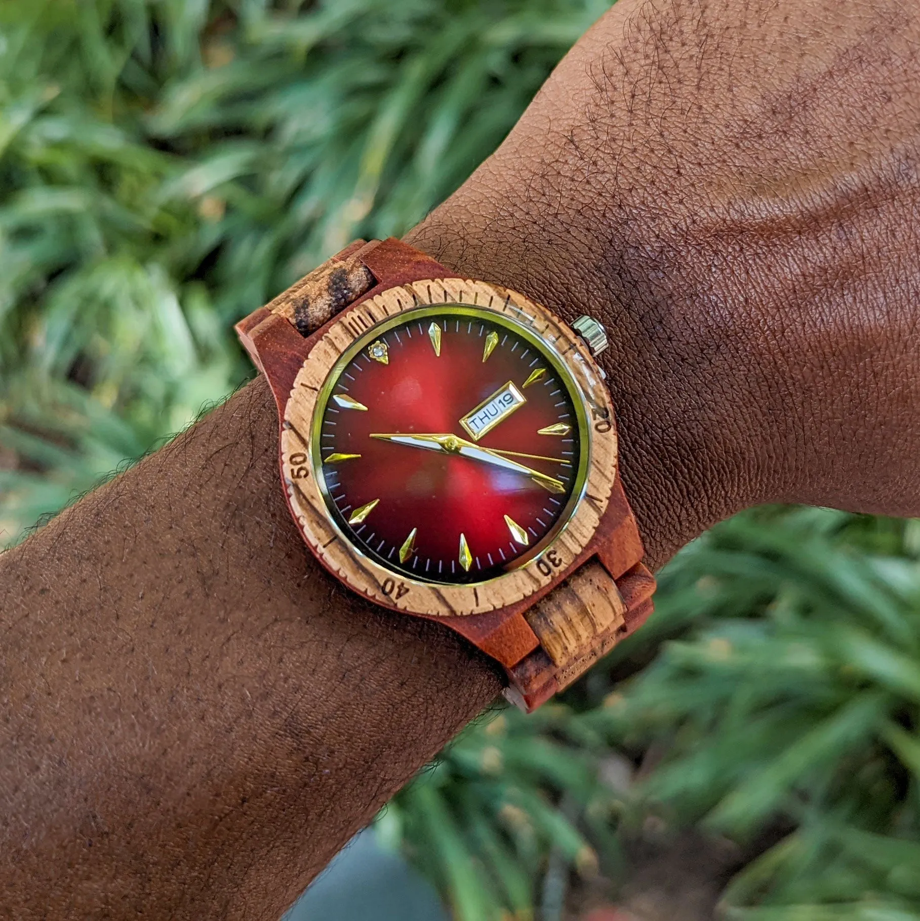 Justo Wooden Men's Watch | Red Brown - Image 4