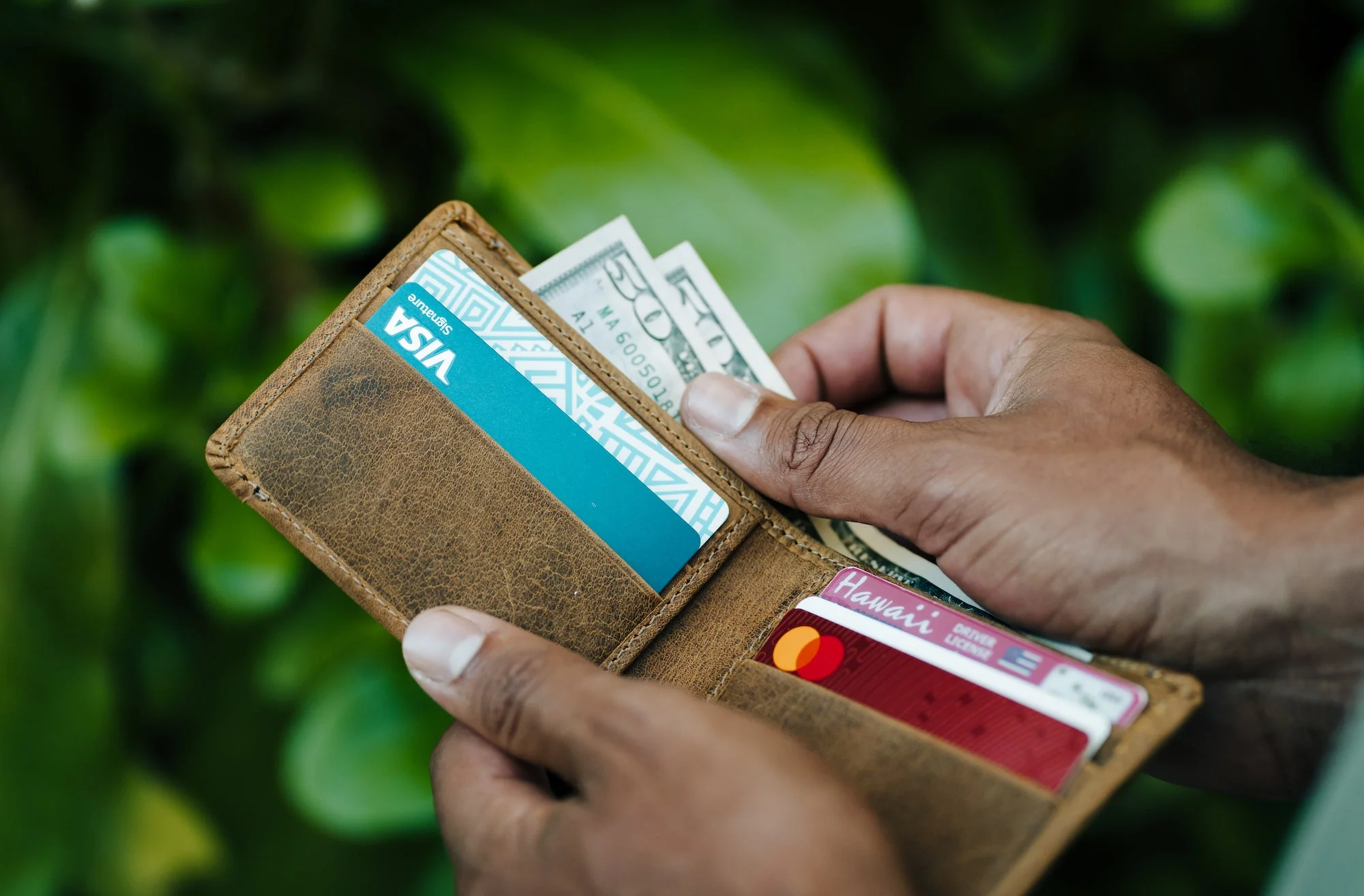 Kailua Men's Bifold Wallet - Image 3