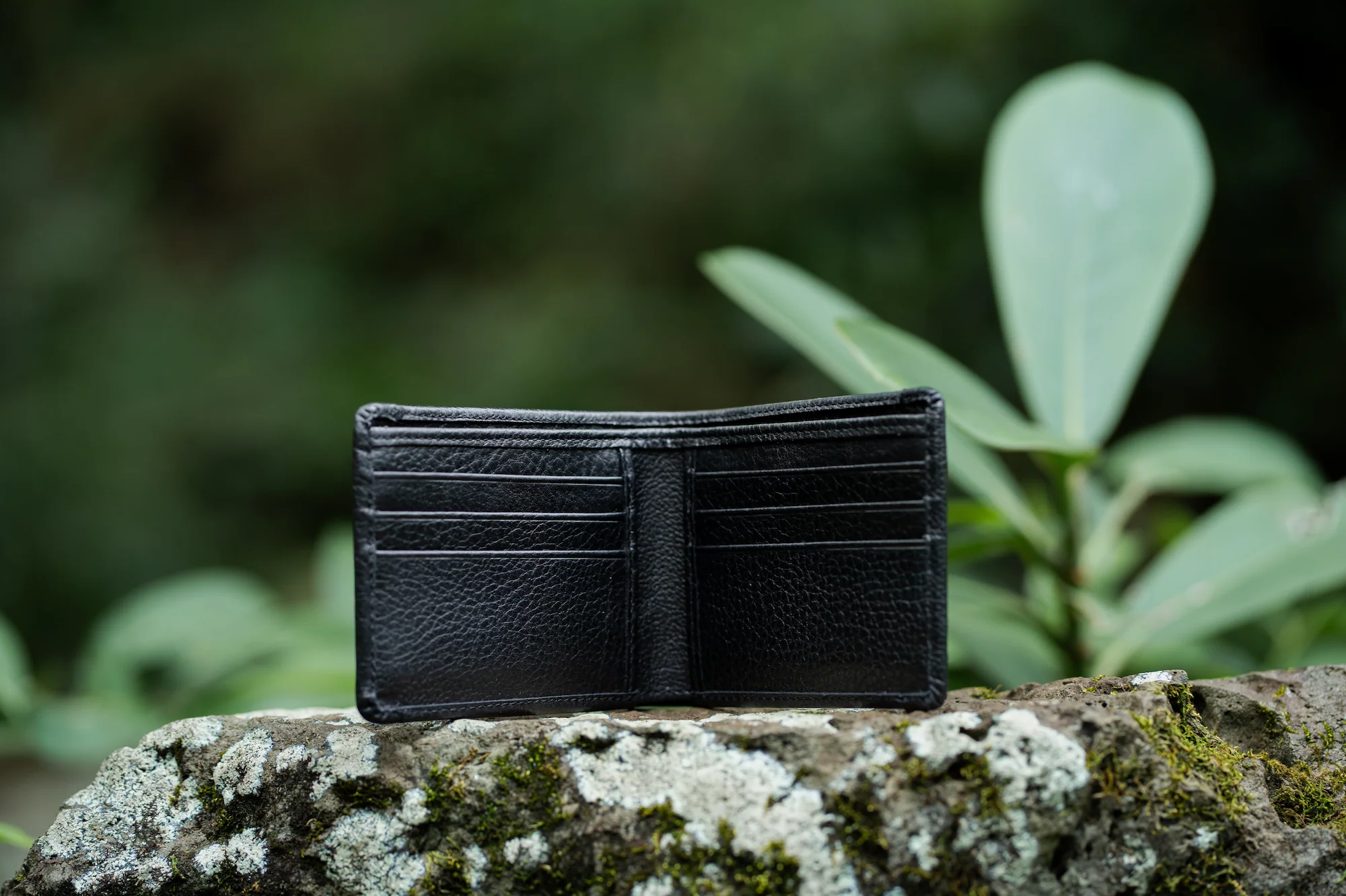 Kailua Men's Bifold Wallet - Image 8