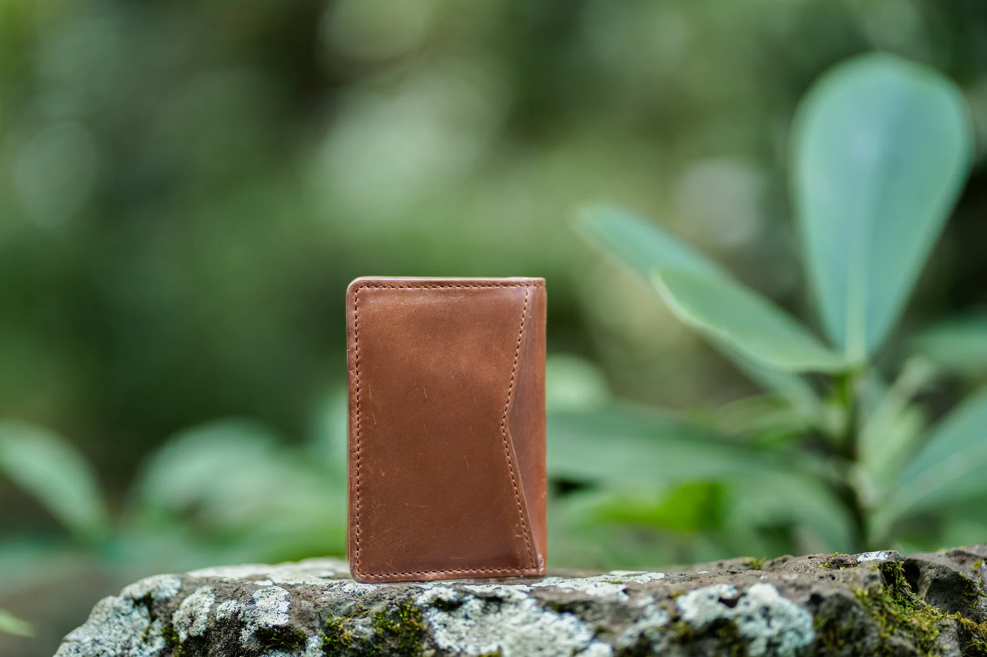 Kona Minimalist Bifold Wallet - Image 3