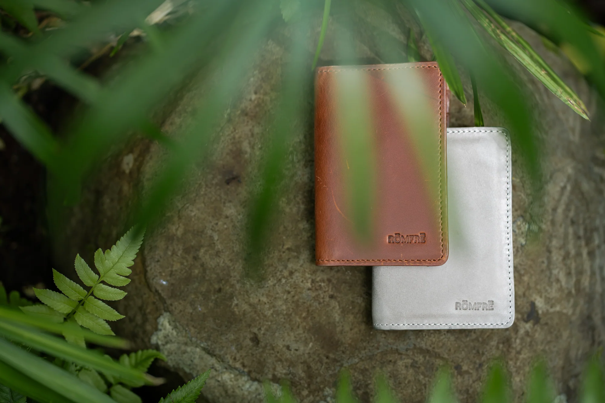 Kona Minimalist Bifold Wallet - Image 4