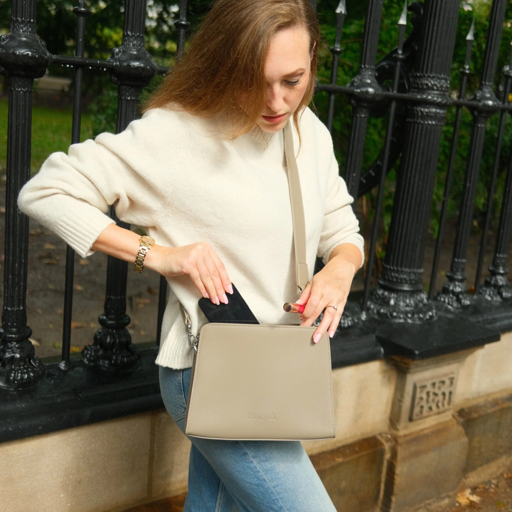 La Trotteuse Crossbody Travel Bag- Anti-theft, Sleek (NEW) - Image 12