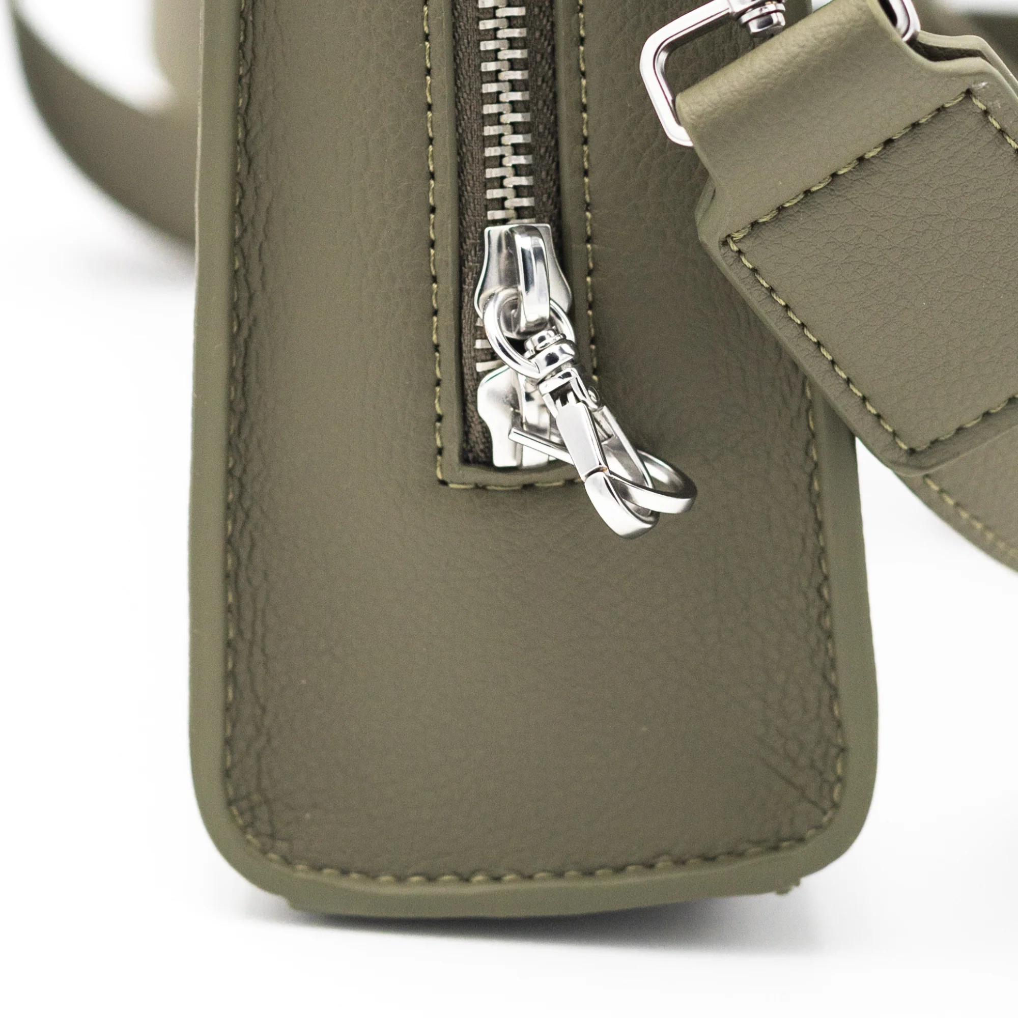 La Trotteuse Crossbody Travel Bag- Anti-theft, Sleek (NEW) - Image 6