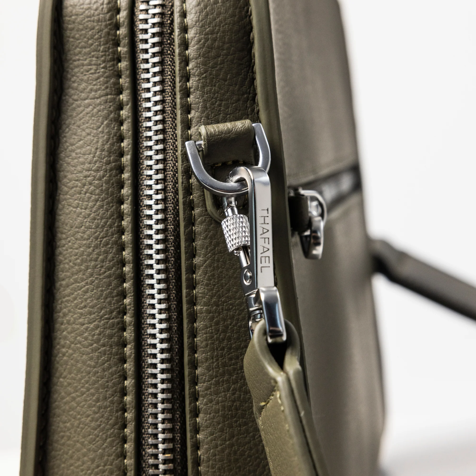 La Trotteuse Crossbody Travel Bag- Anti-theft, Sleek (NEW) - Image 8