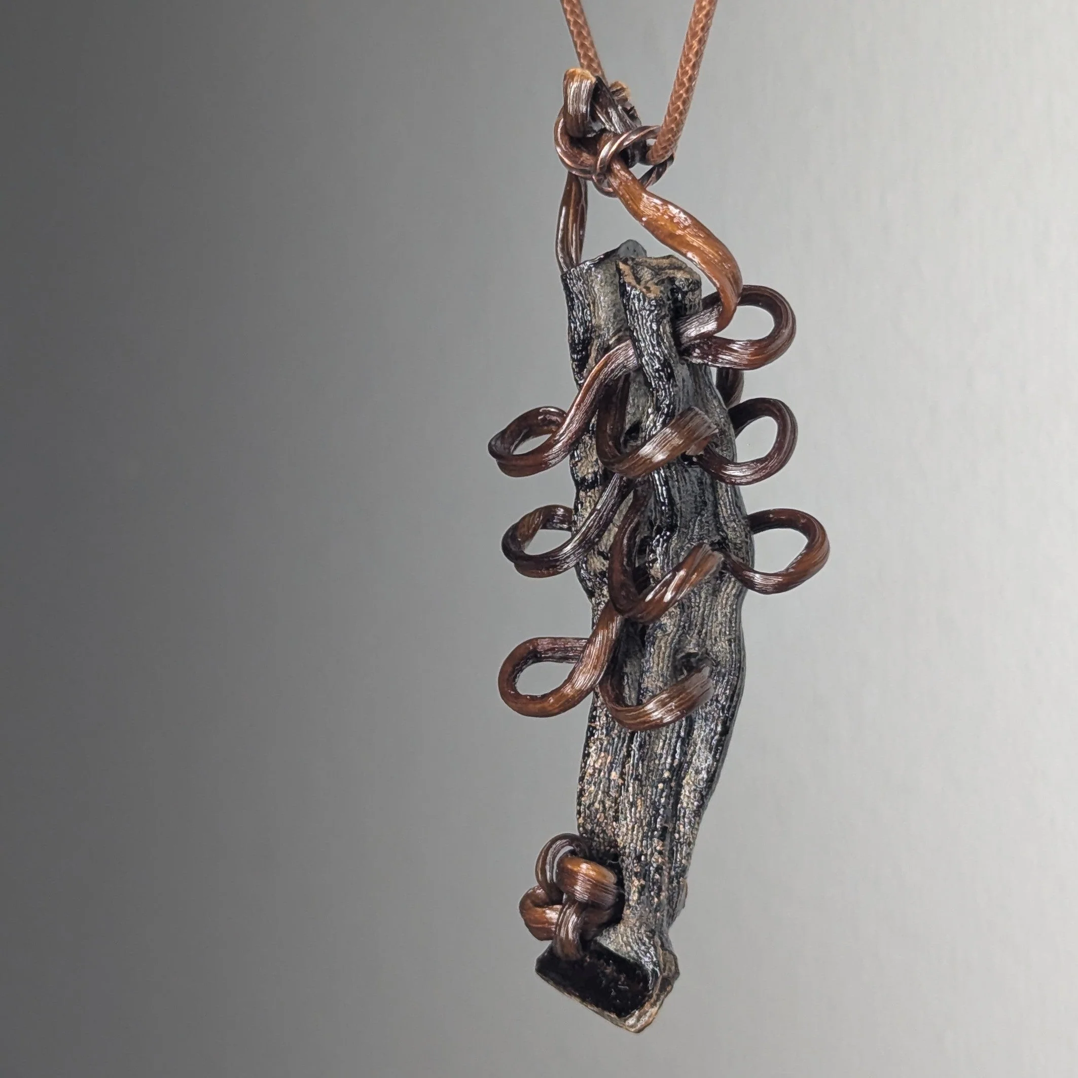 Laminida Pendant Necklace - Image 3