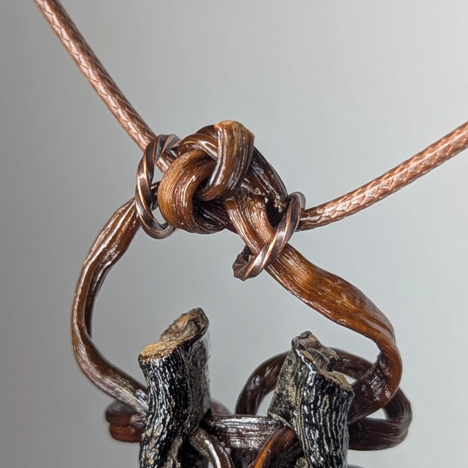 Laminida Pendant Necklace - Image 4